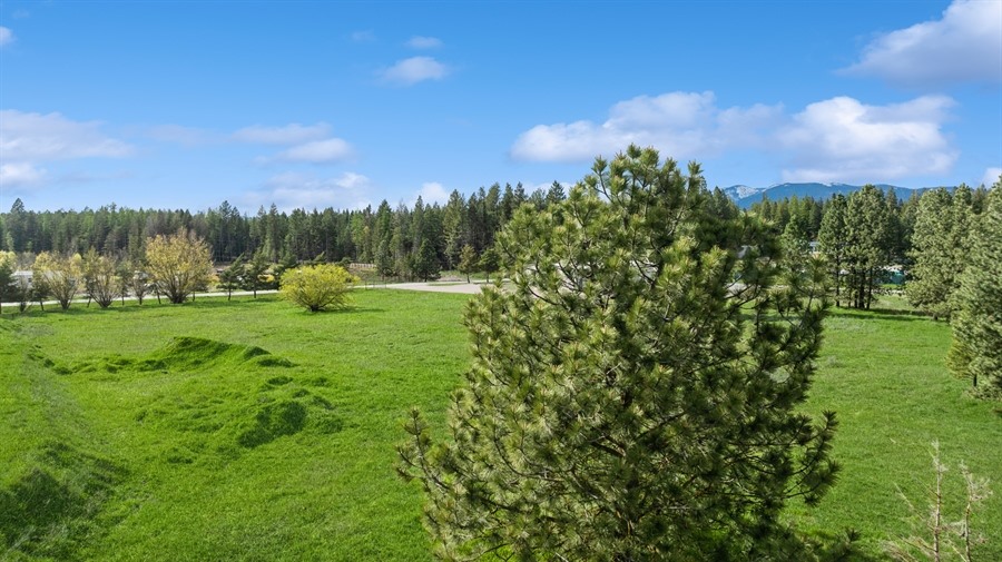 1947 9th Street W Property Photo 10