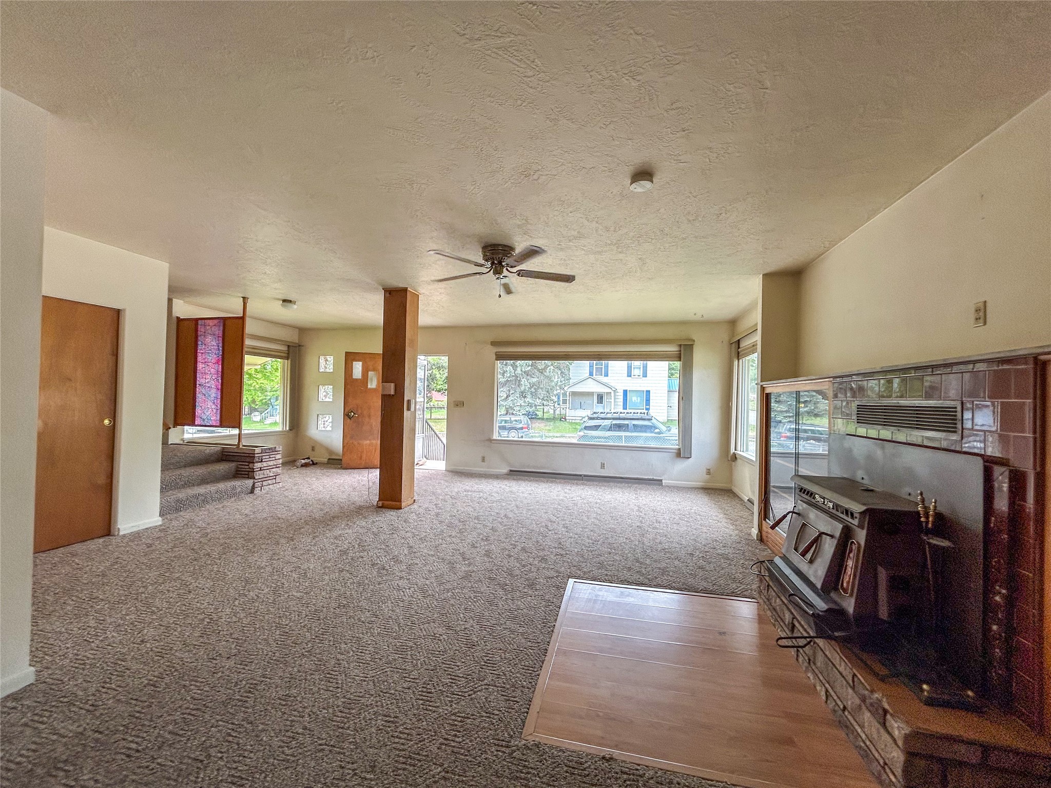 412 1st Avenue E Property Photo 2