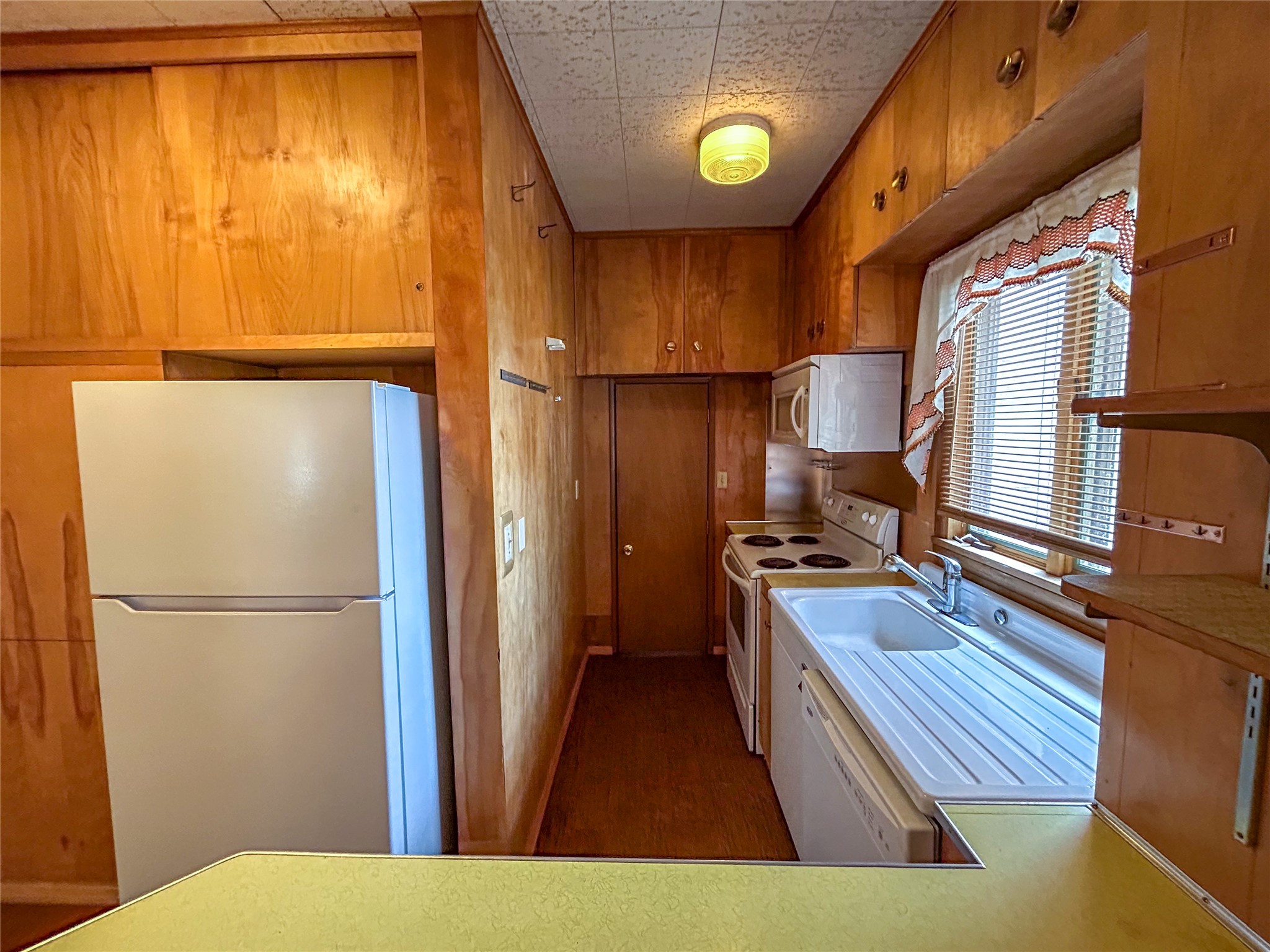 412 1st Avenue E Property Photo 5