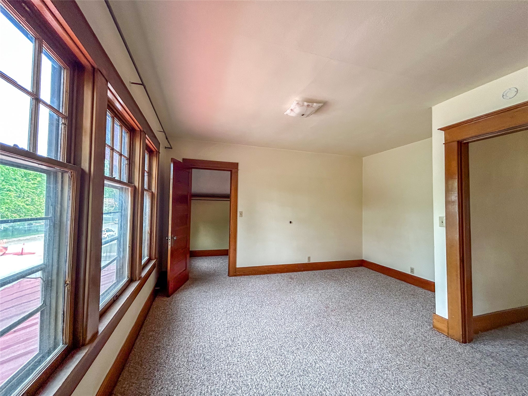 412 1st Avenue E Property Photo 11
