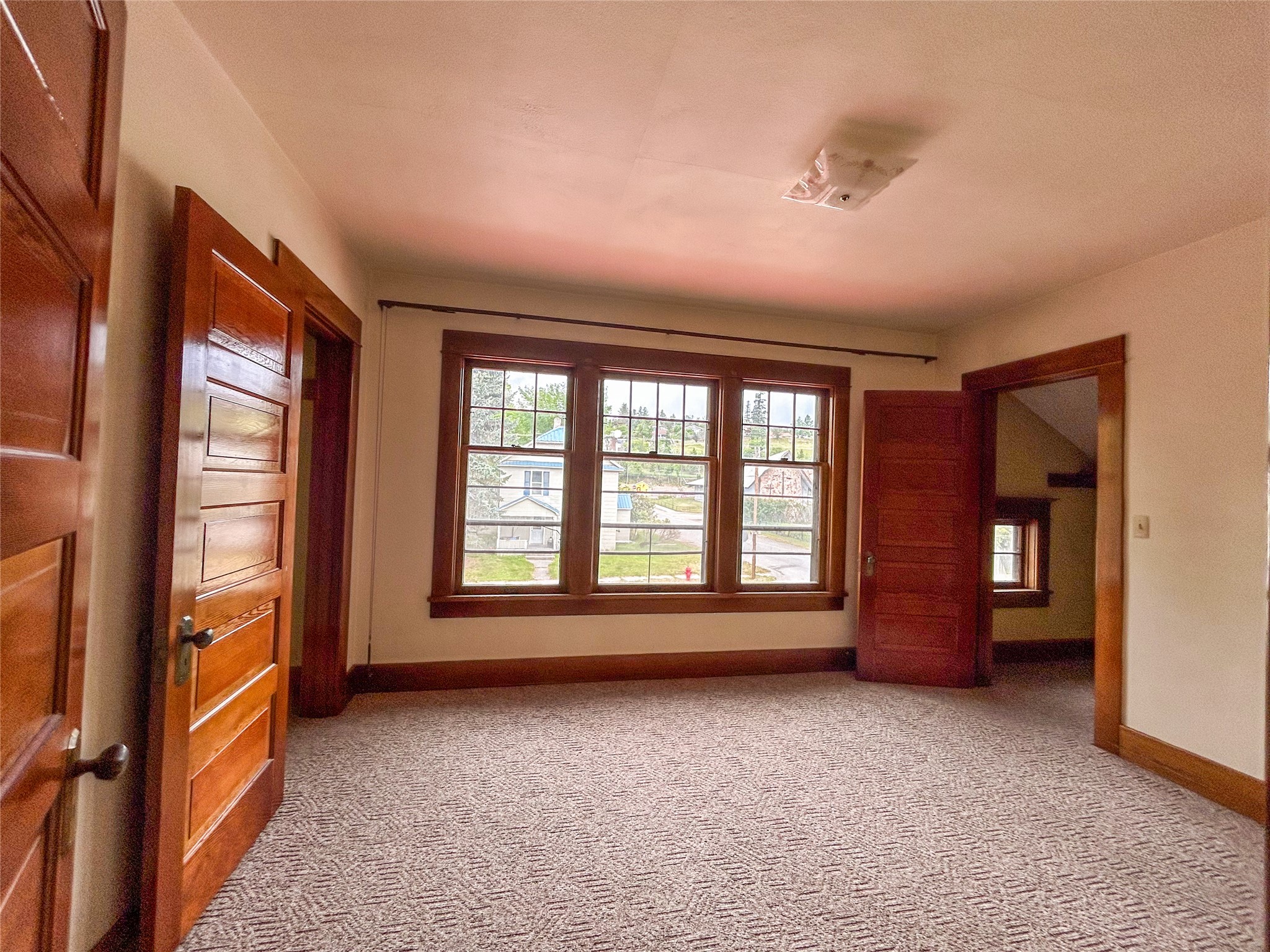 412 1st Avenue E Property Photo 13