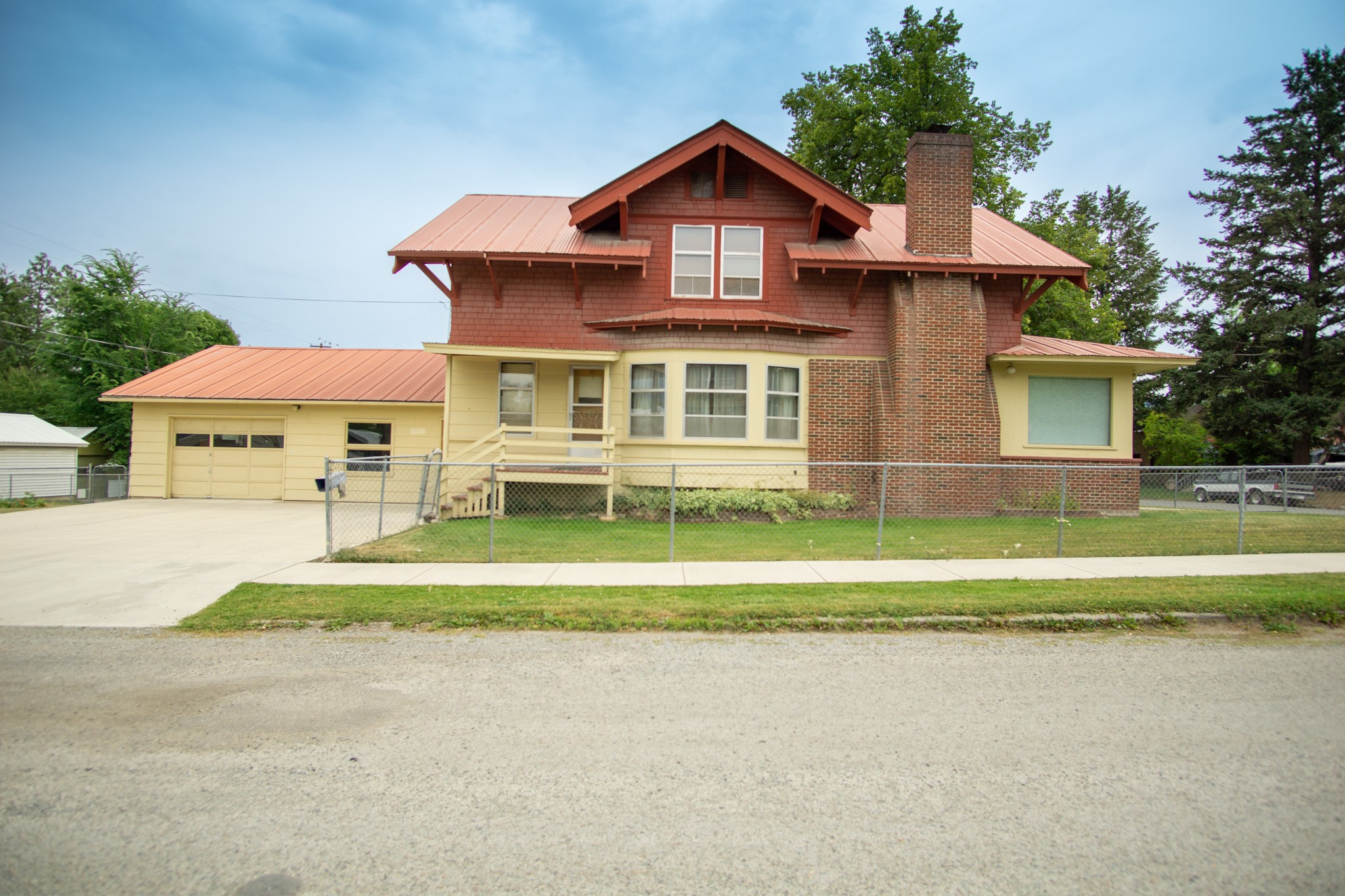 412 1st Avenue E Property Photo 15