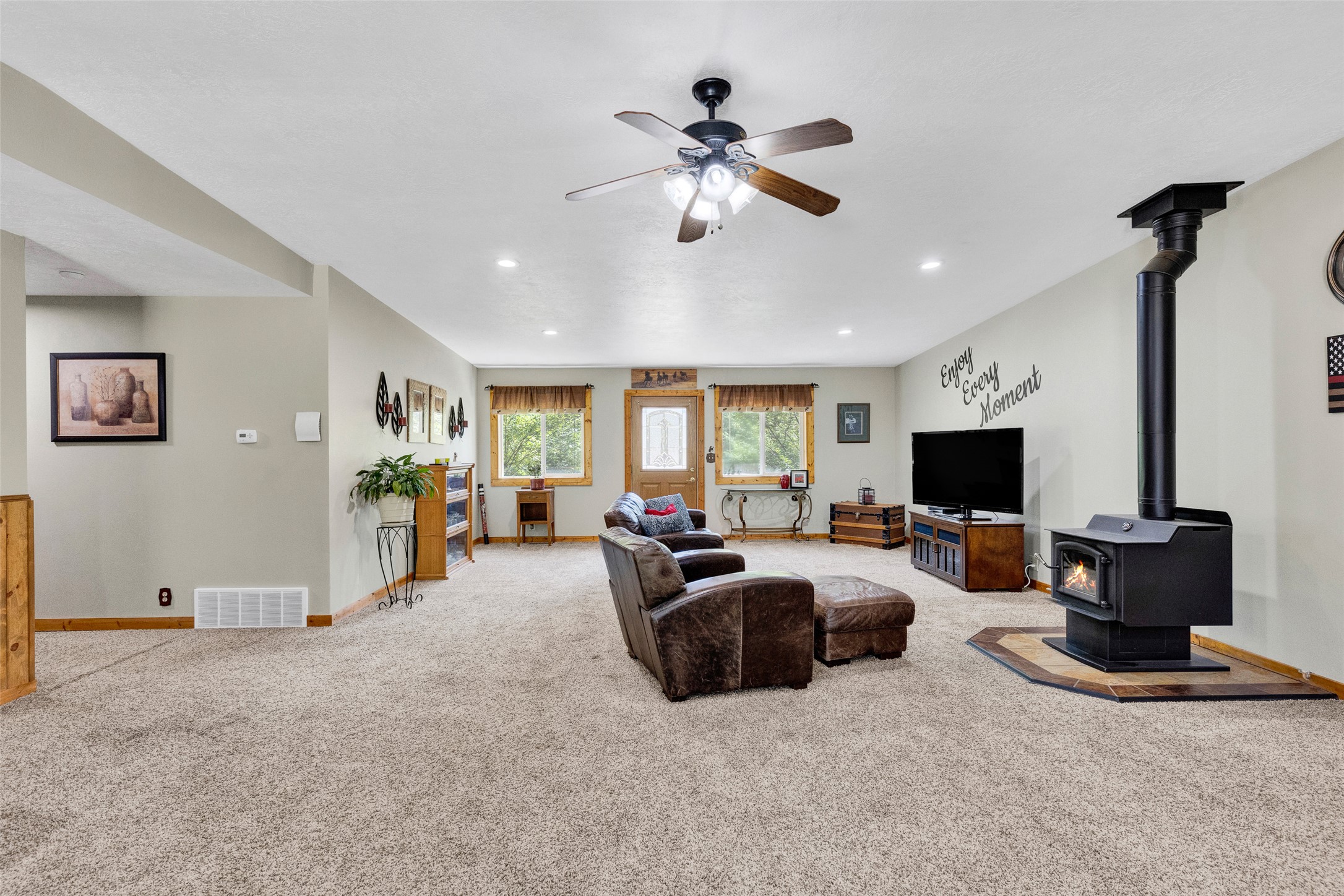 1567 Ward Mountain Lane Property Photo 10