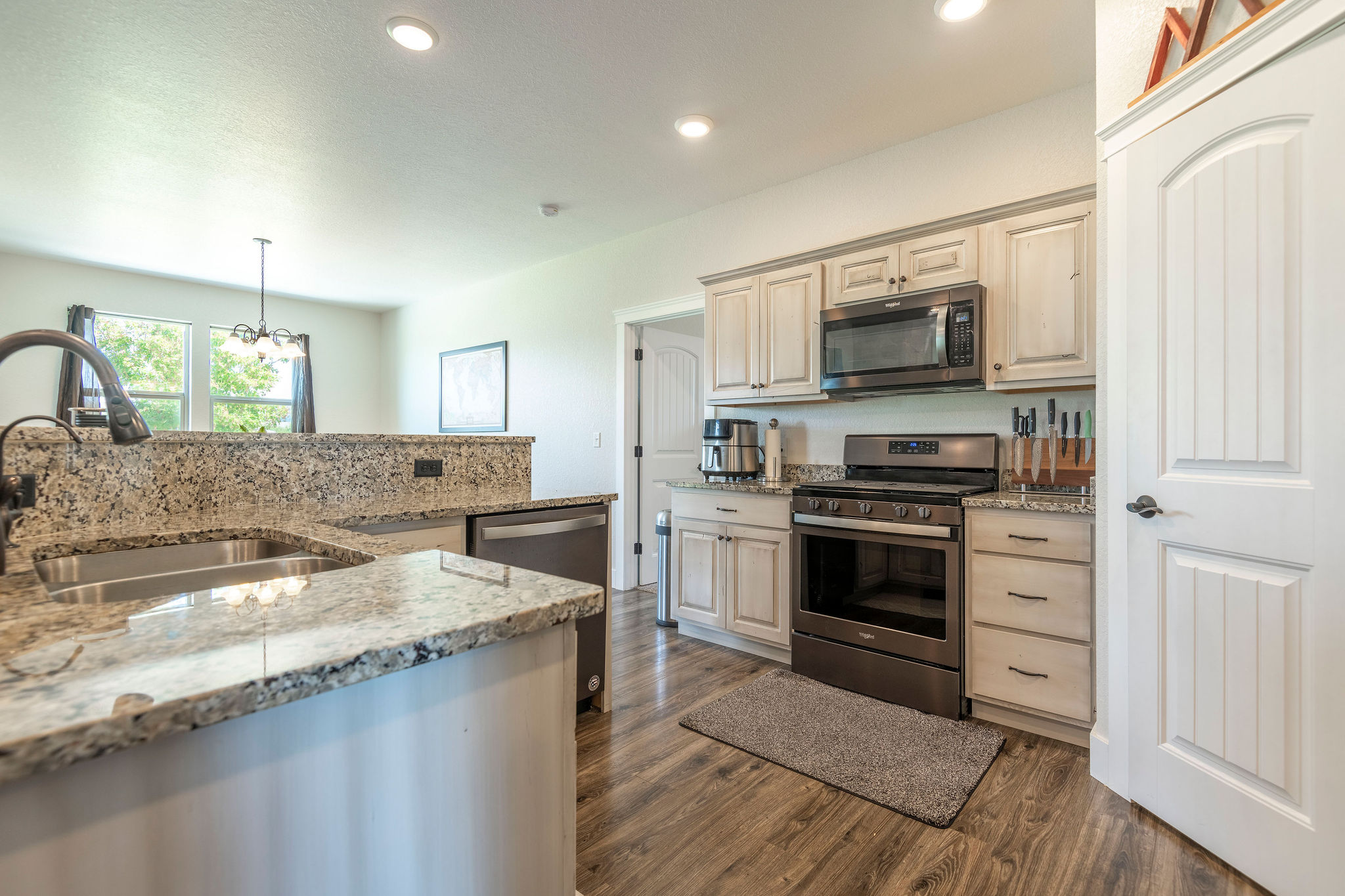 2110 Spring Wheat Loop Property Photo 9