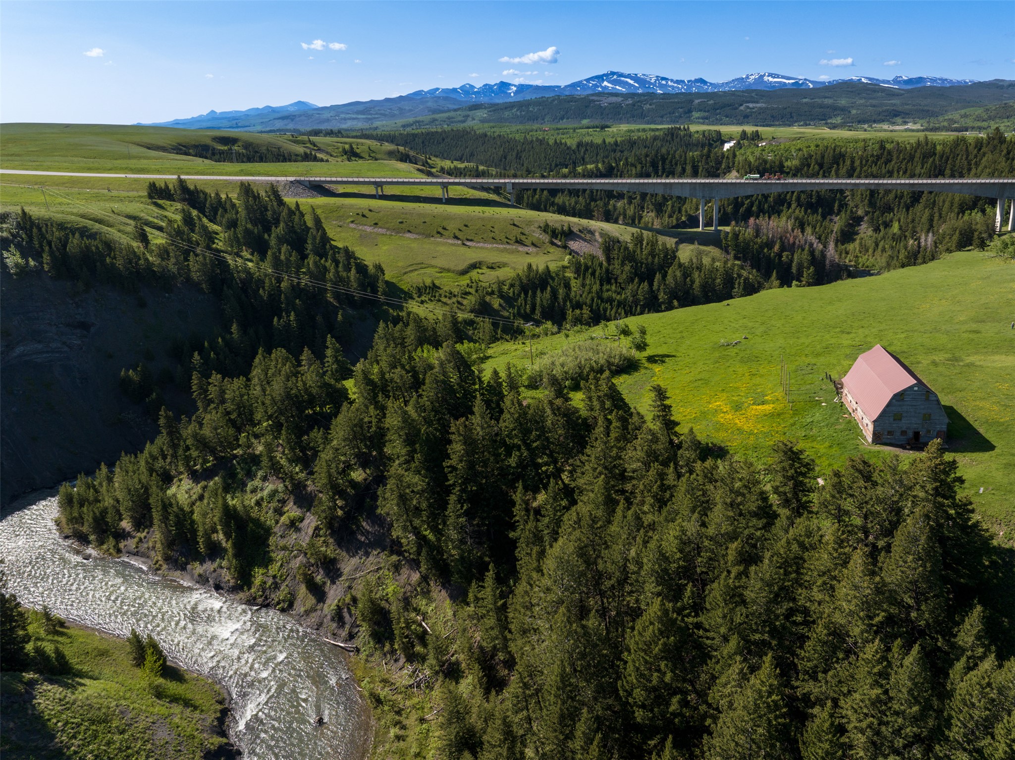 21001 Us Highway 2 Property Photo 2