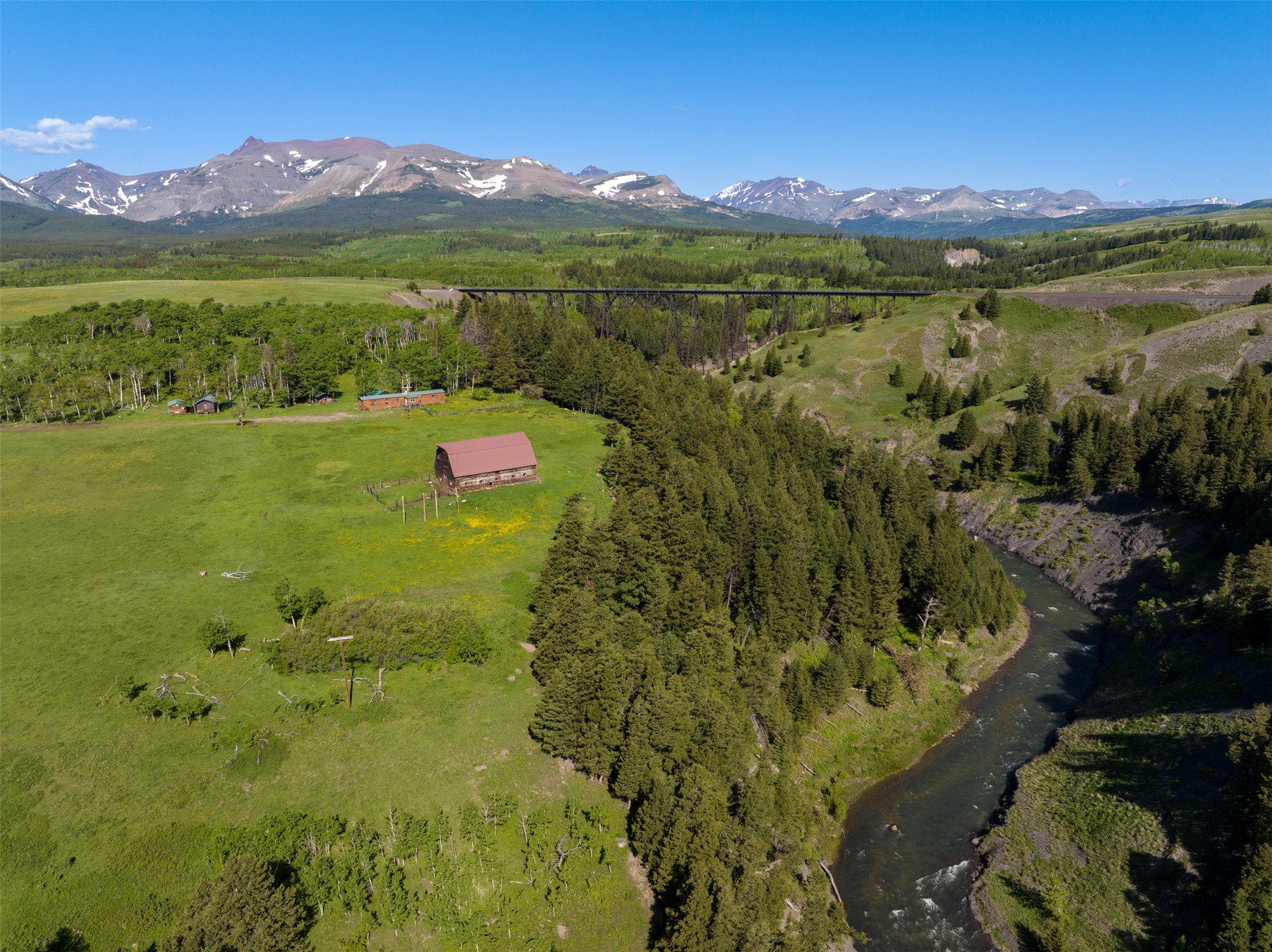 21001 Us Highway 2 Property Photo 6