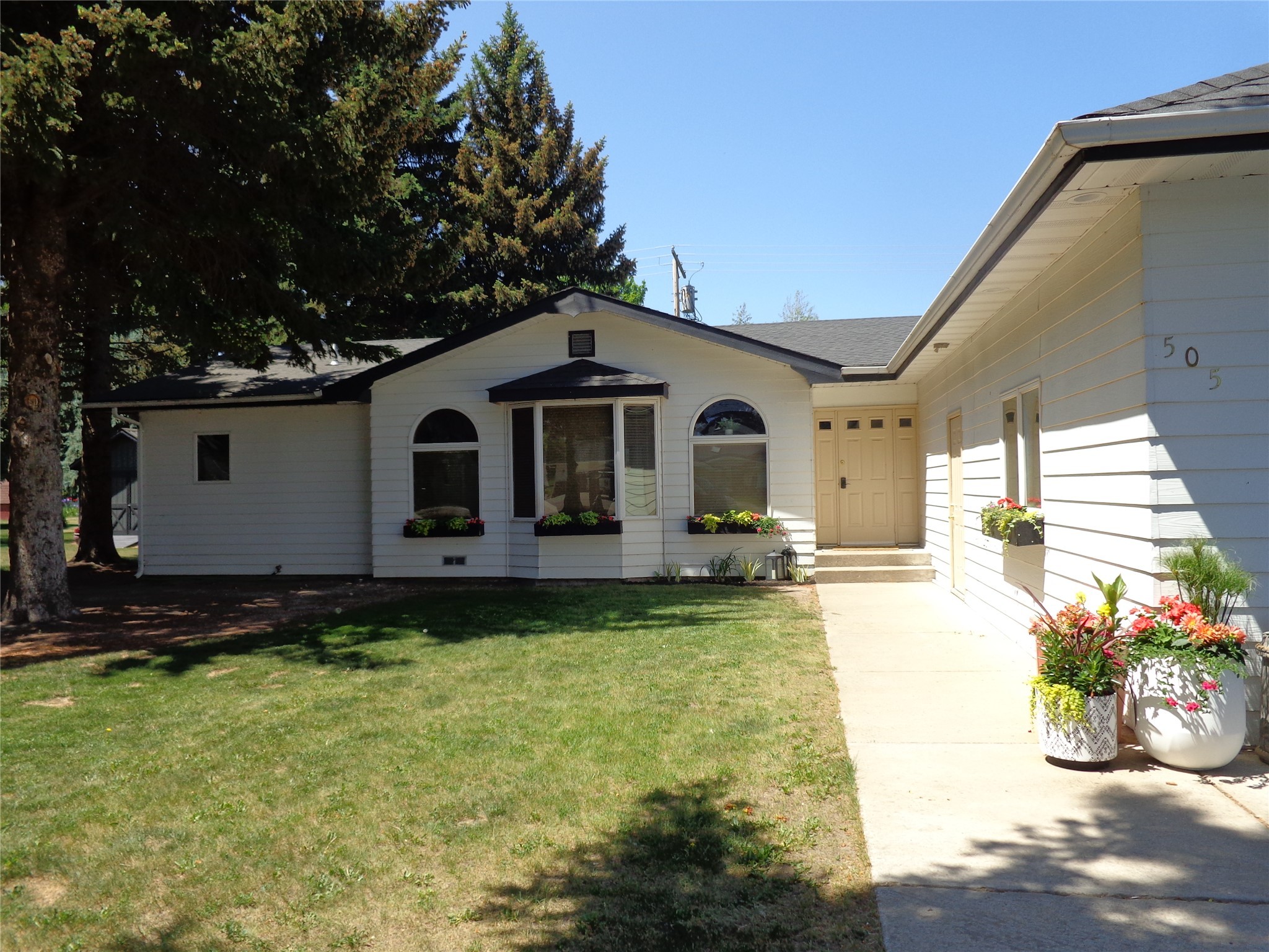 505 Bayview Drive Property Photo 1