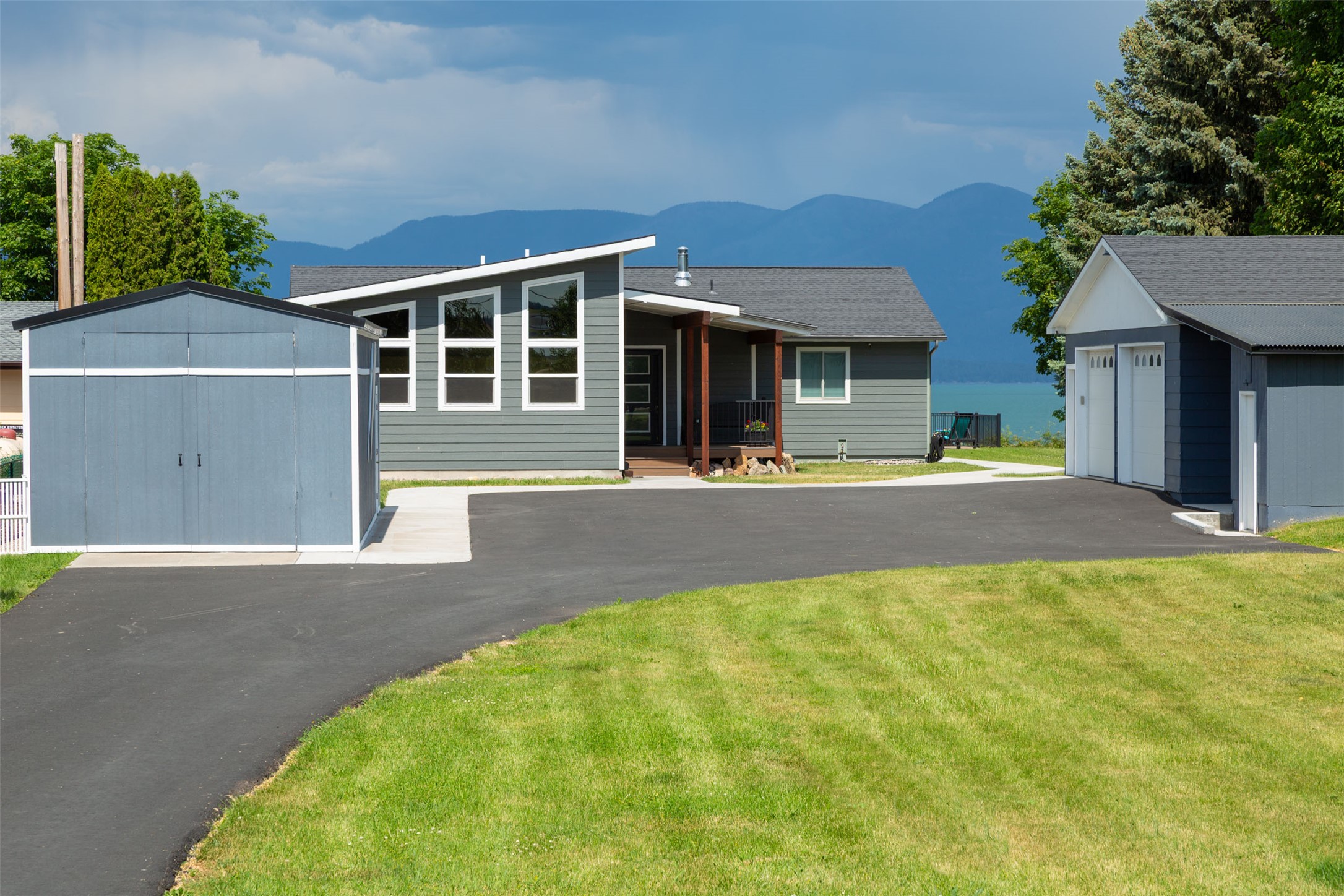 328 Shoreline Drive Property Photo 2