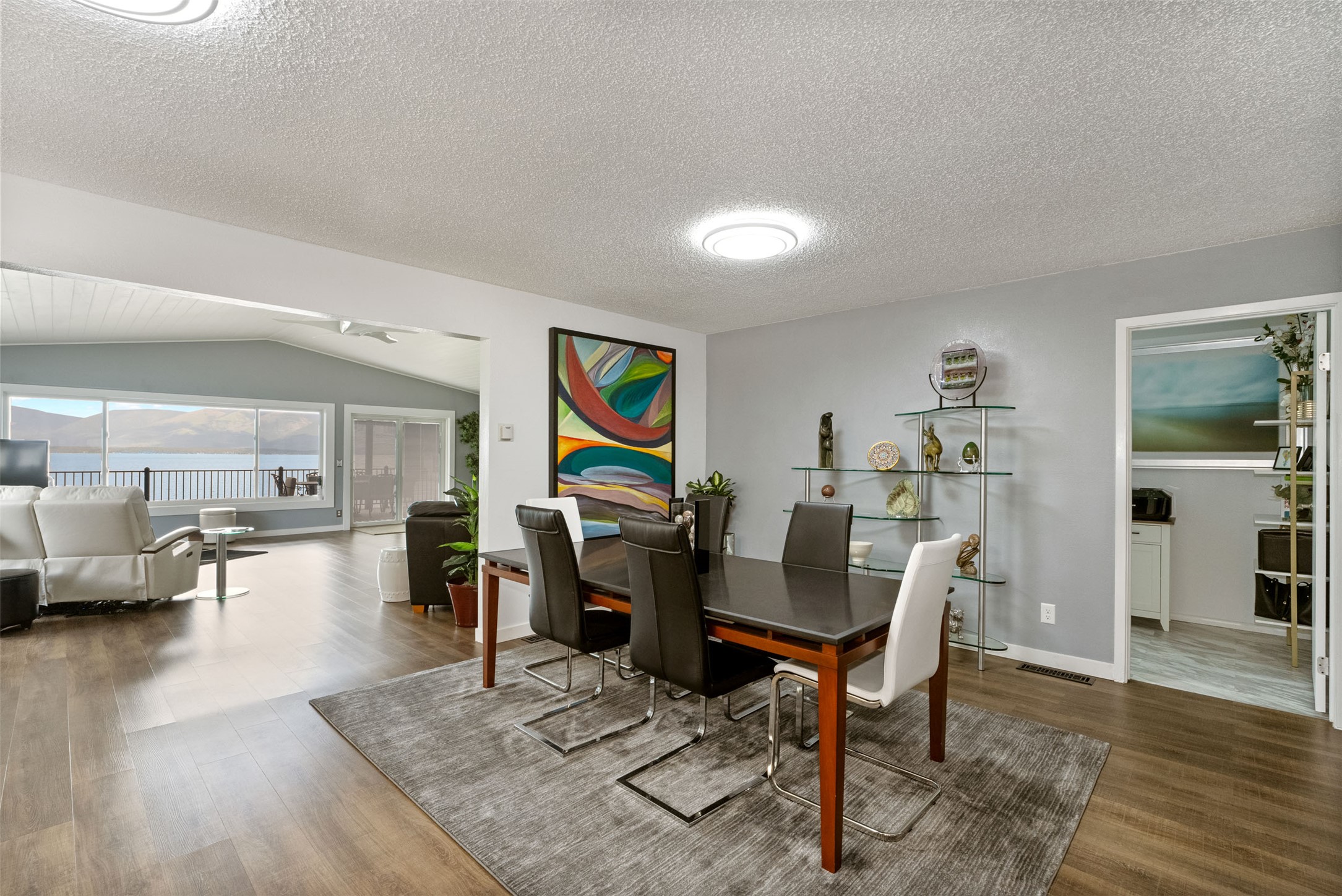 328 Shoreline Drive Property Photo 10