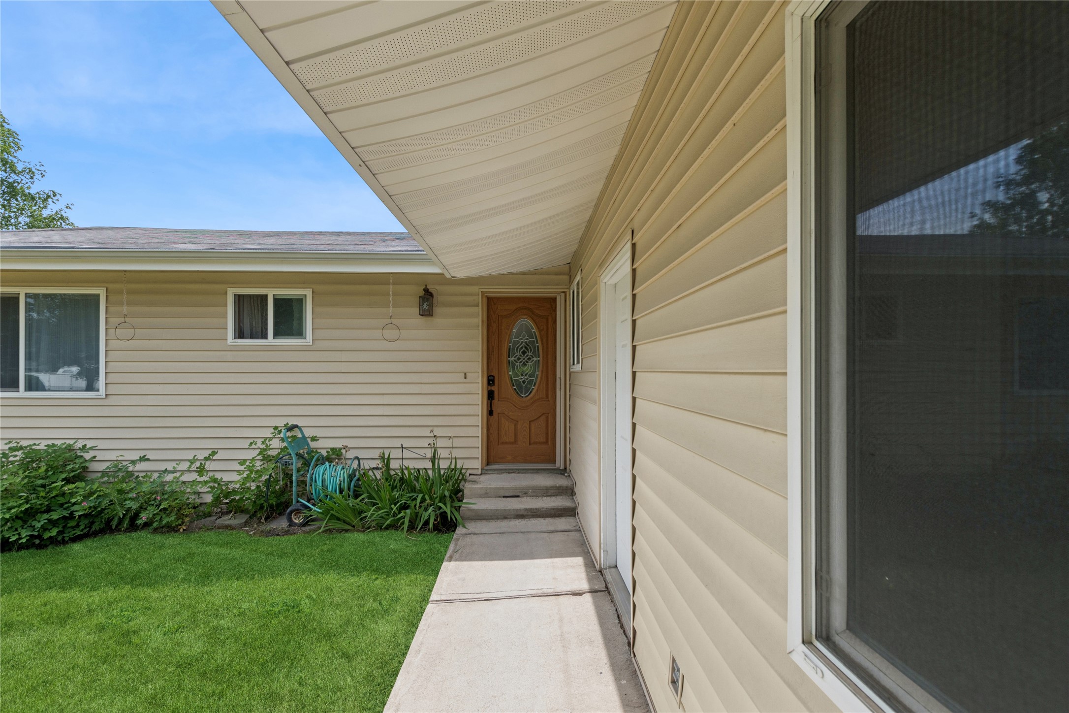 2175 Mission Way N Property Photo 4