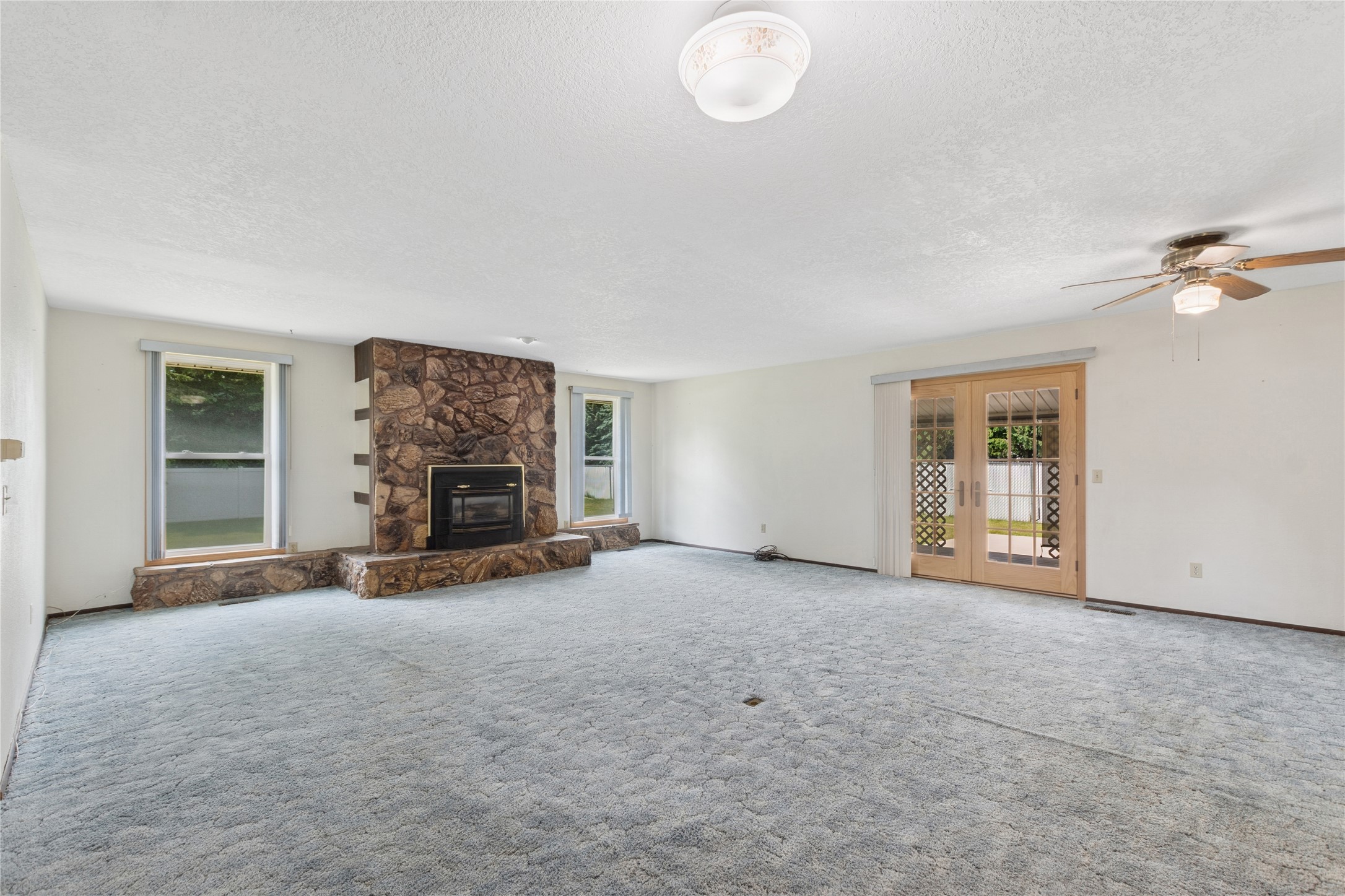 2175 Mission Way N Property Photo 9