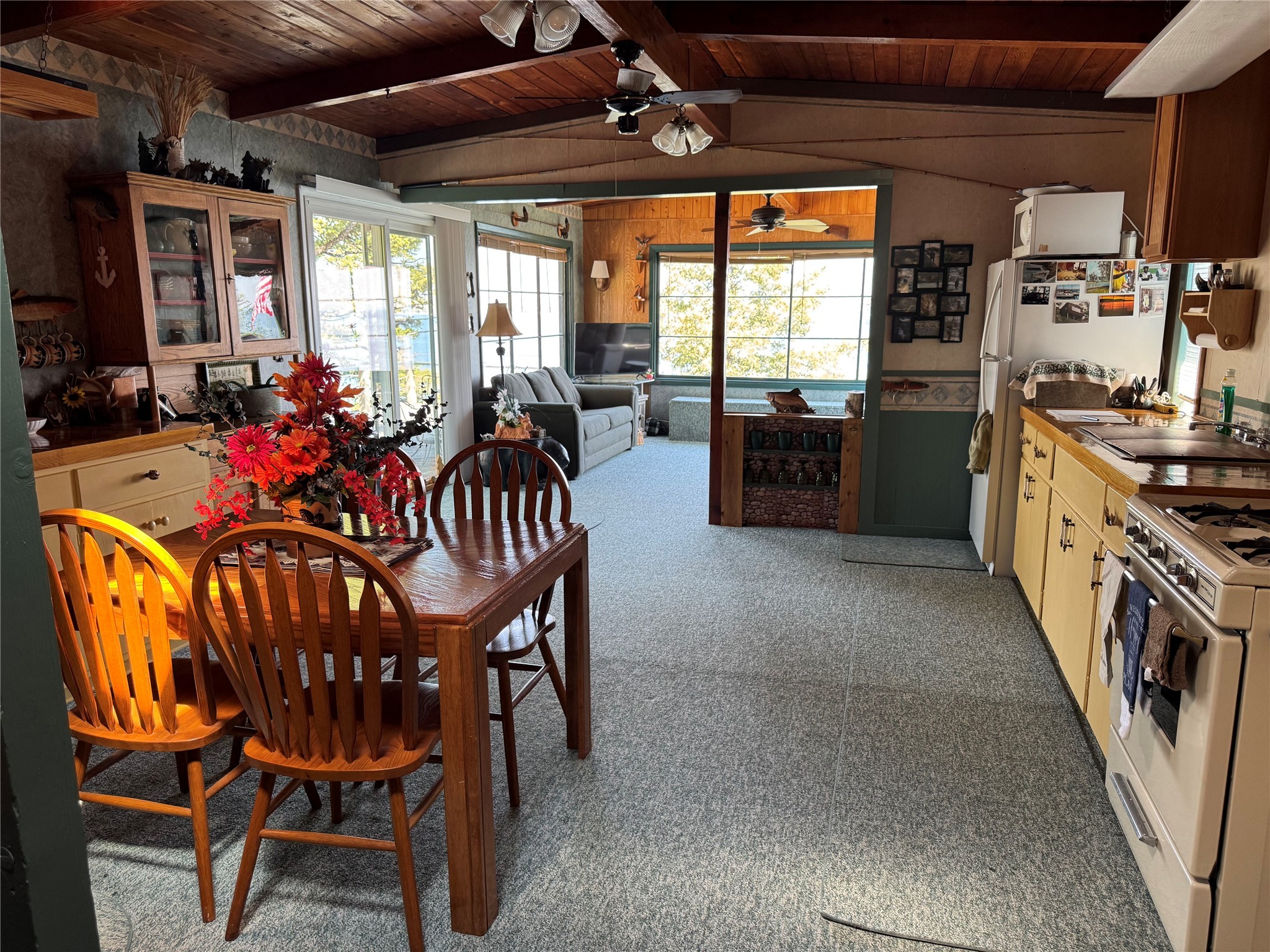 7258 Fadeaway Road Property Photo 8