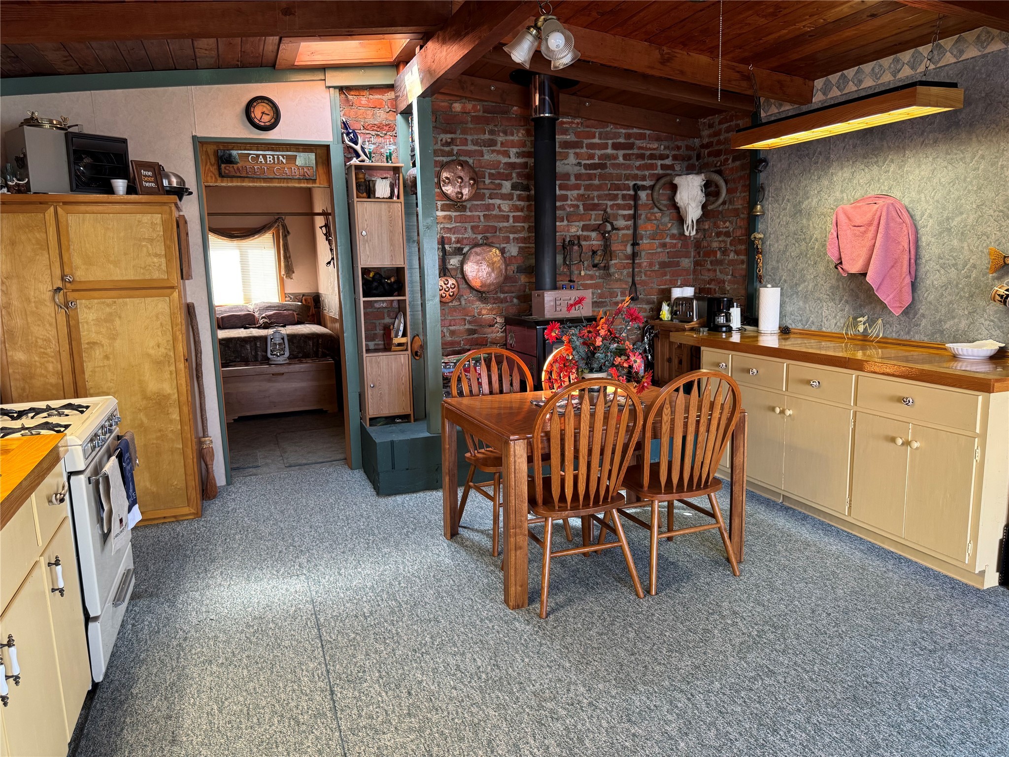 7258 Fadeaway Road Property Photo 10