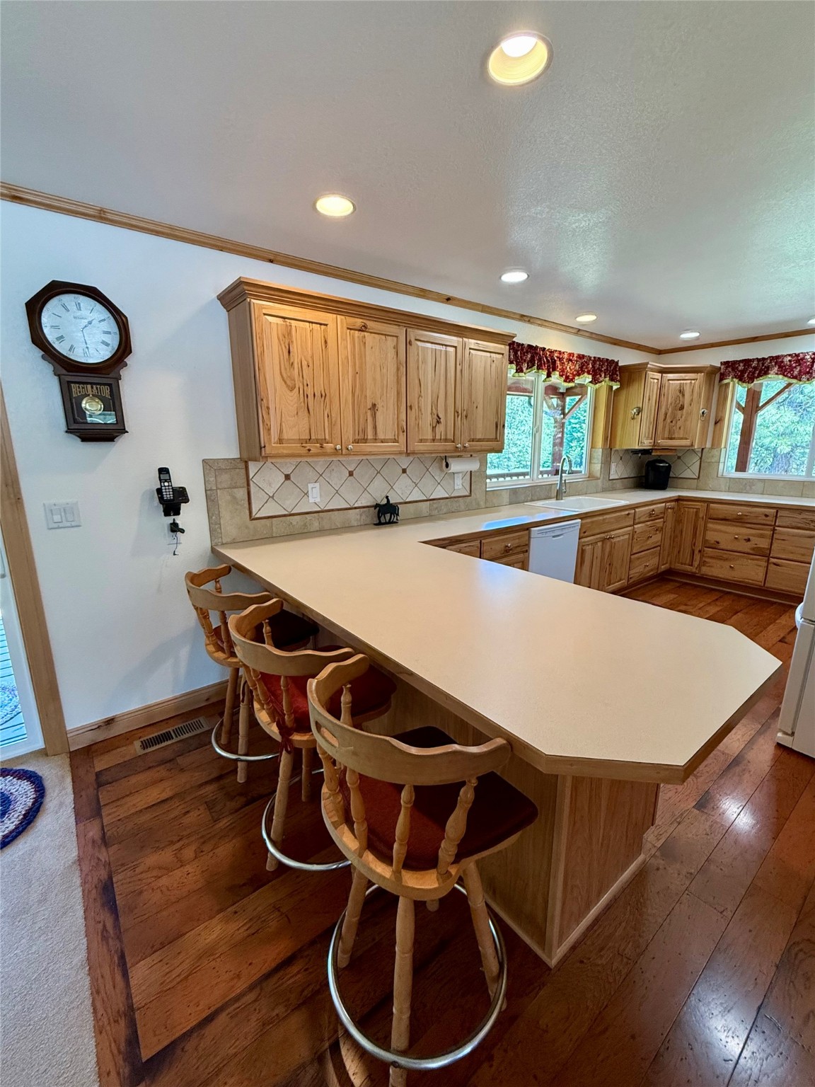345 S Hill Road Property Photo 19