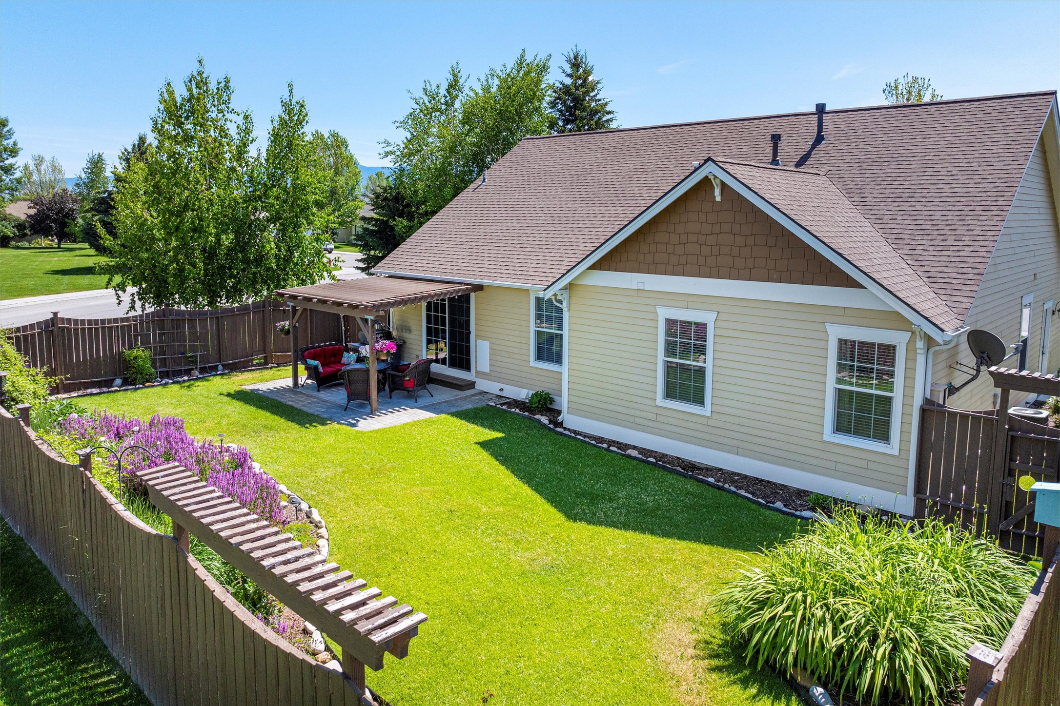 130 Silverberry Street Property Photo 6