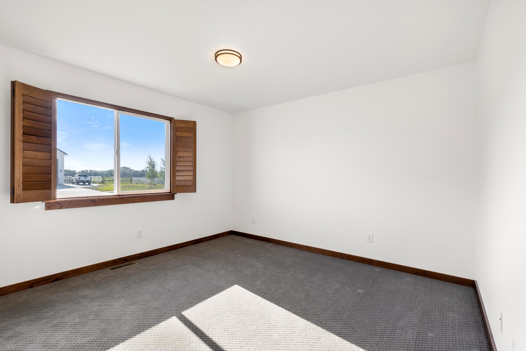 915 Stewart Loop Property Photo 34