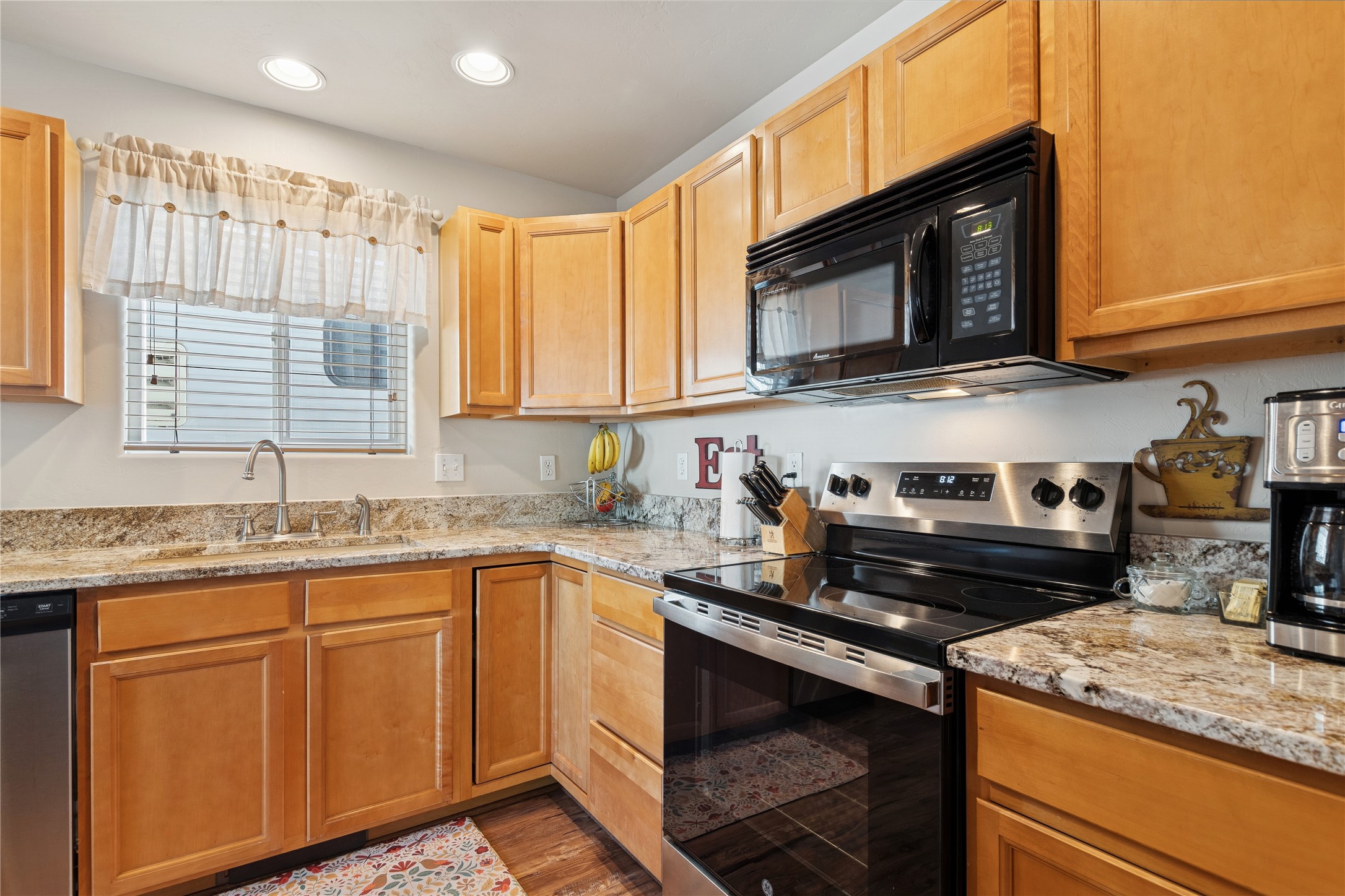128 Getty Drive Property Photo 6