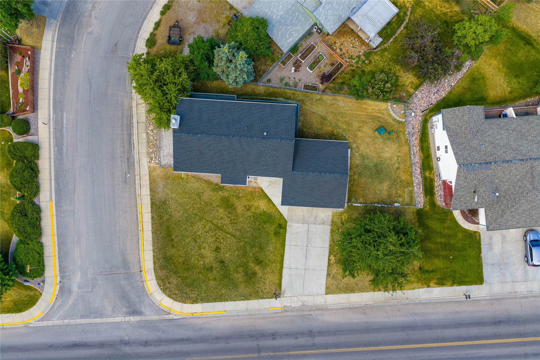 2424 55th Street Property Photo 3