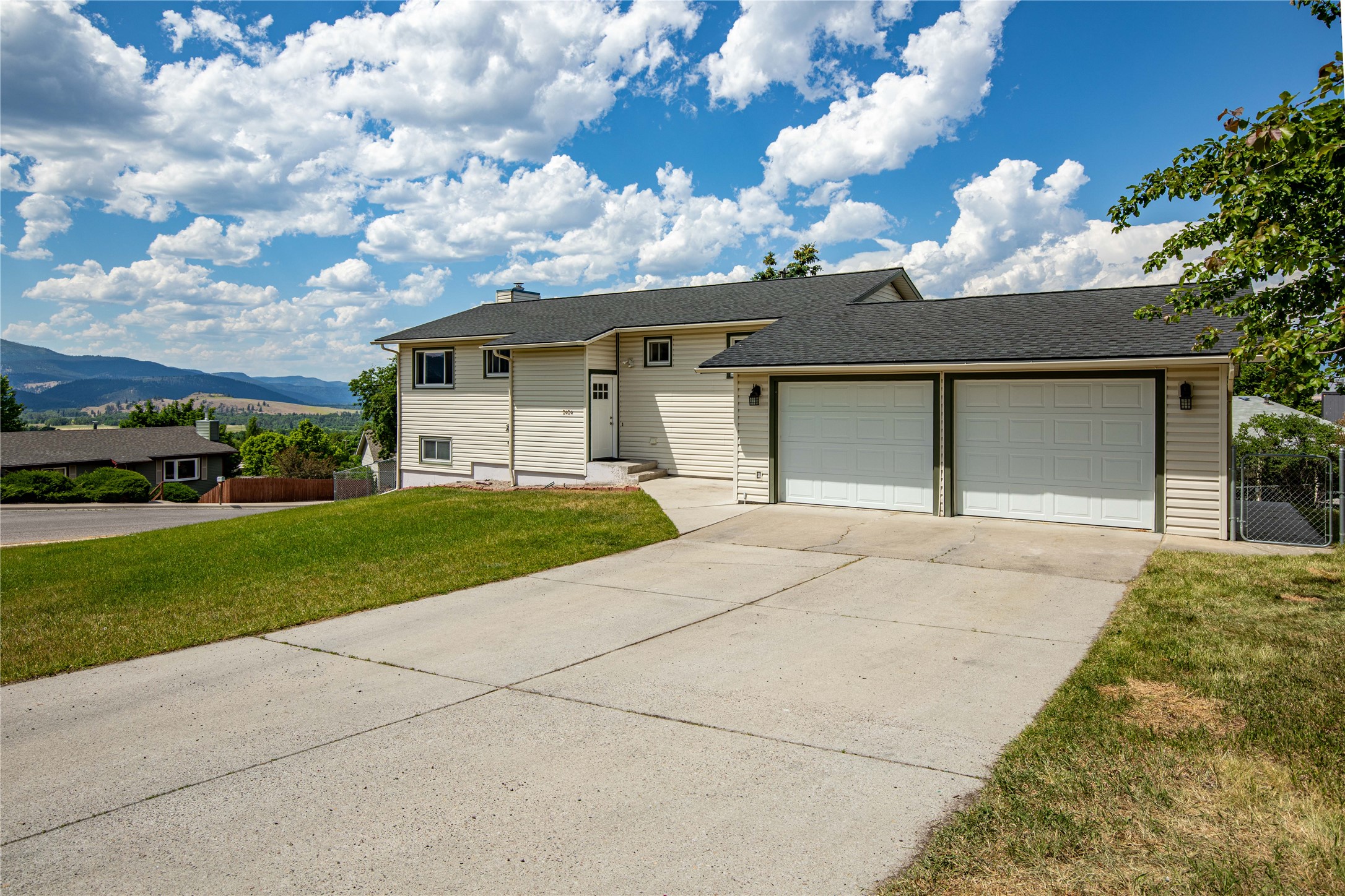 2424 55th Street Property Photo 12