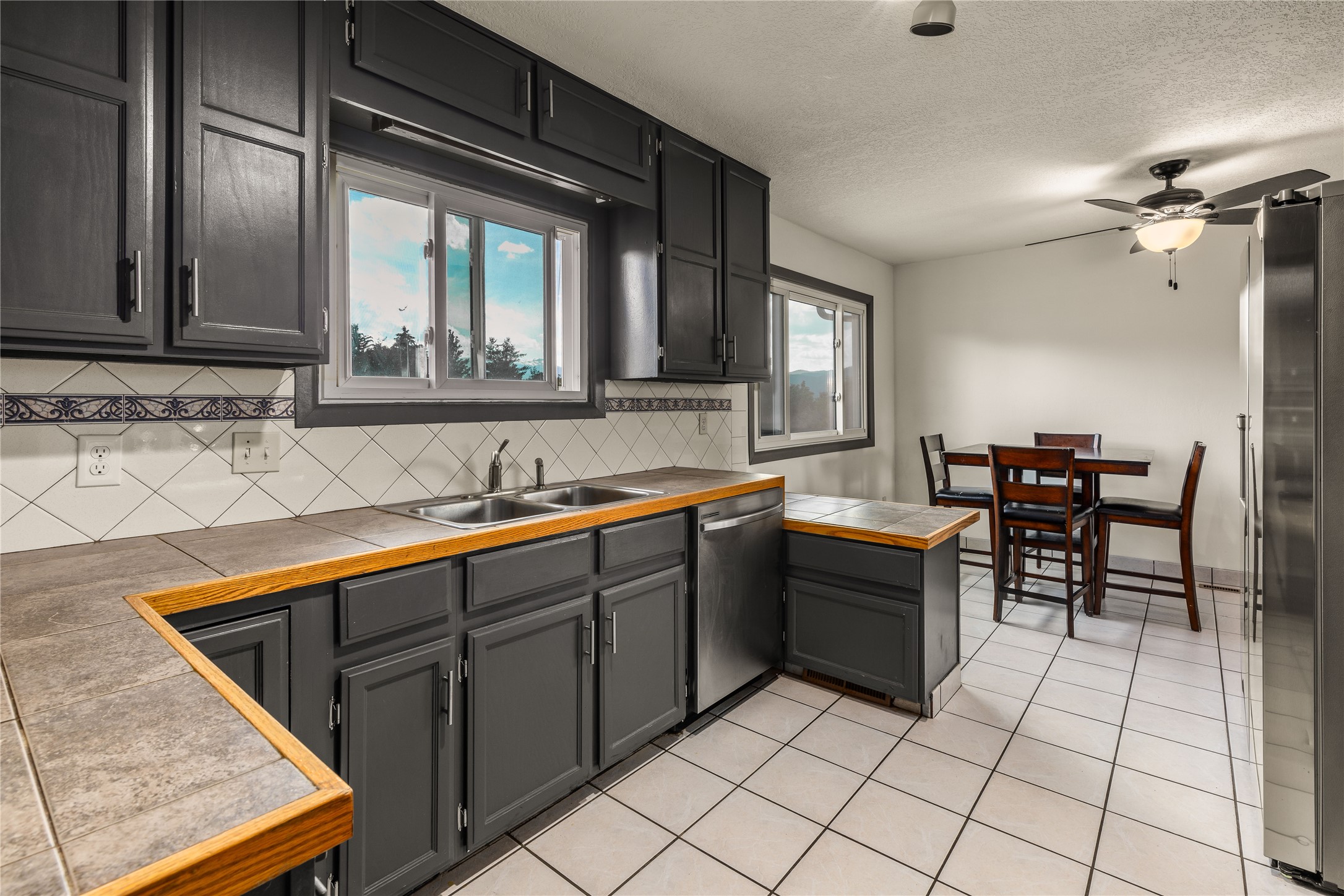 2424 55th Street Property Photo 22