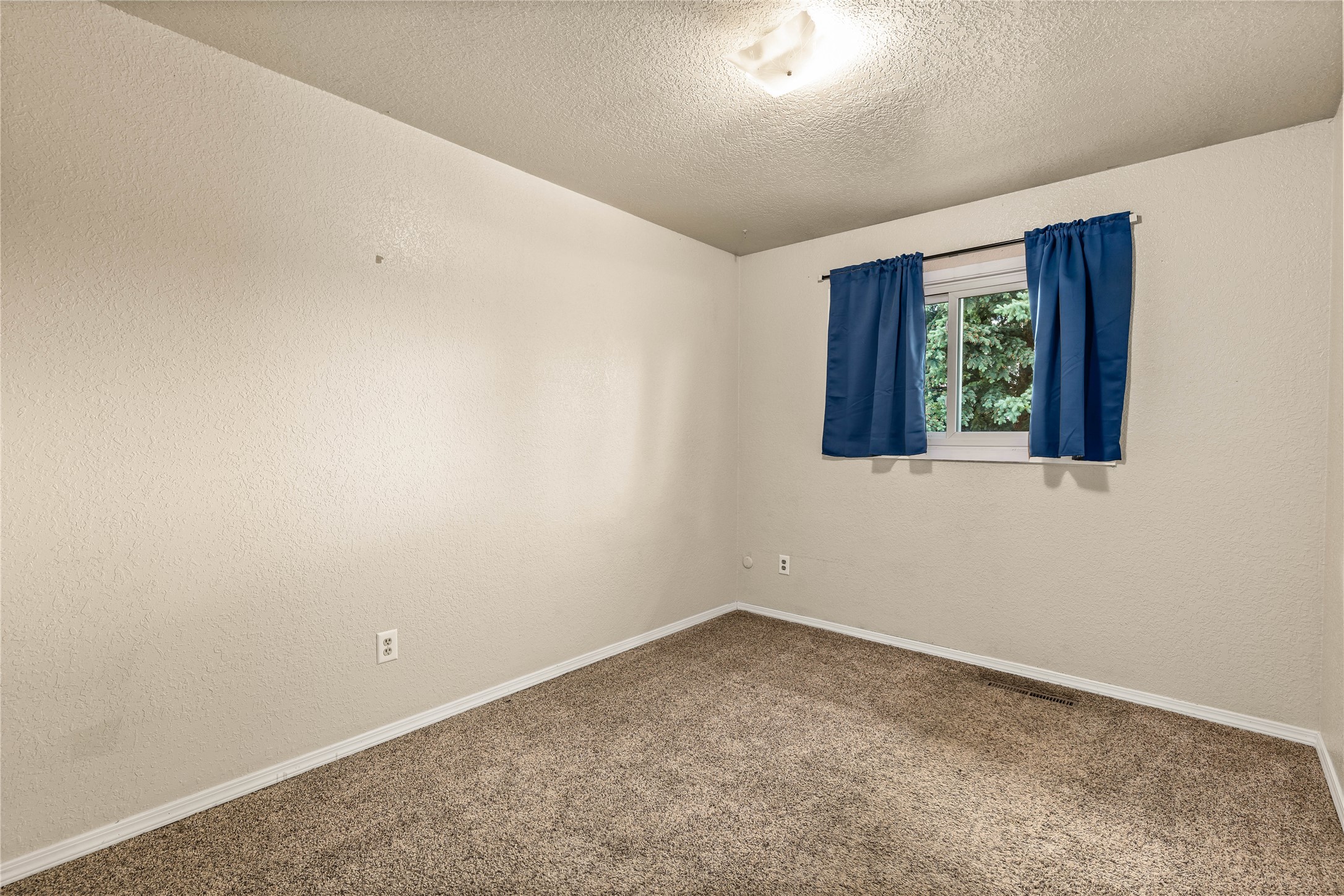 2424 55th Street Property Photo 32