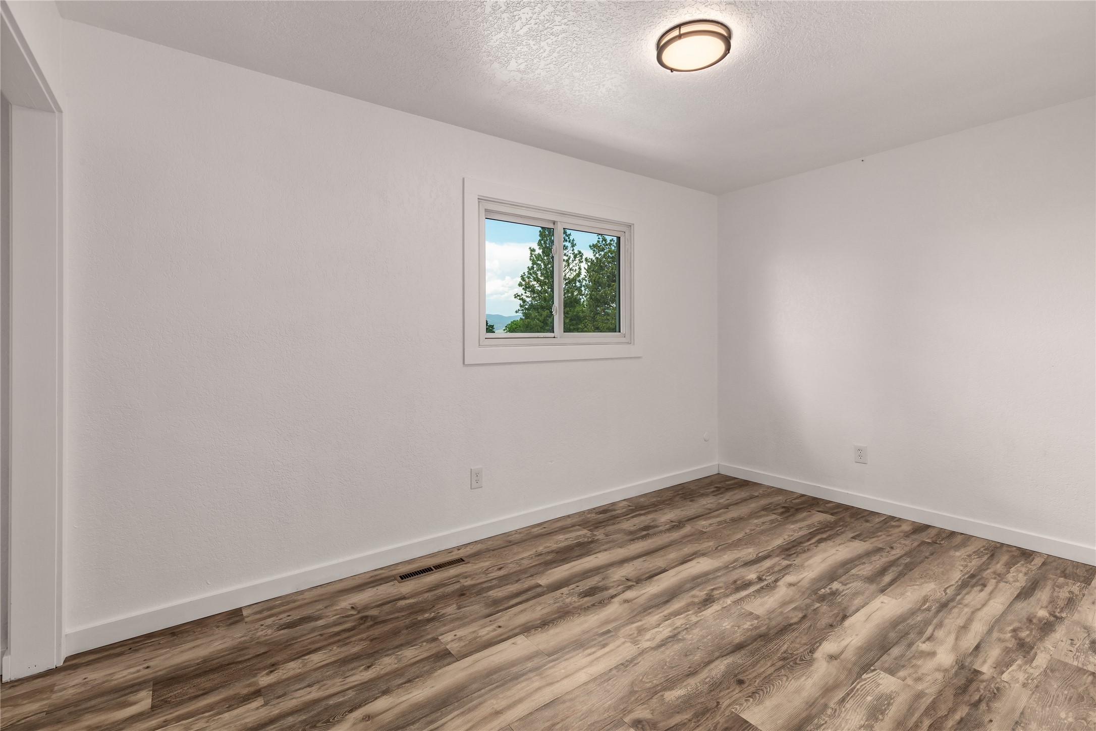 2424 55th Street Property Photo 37