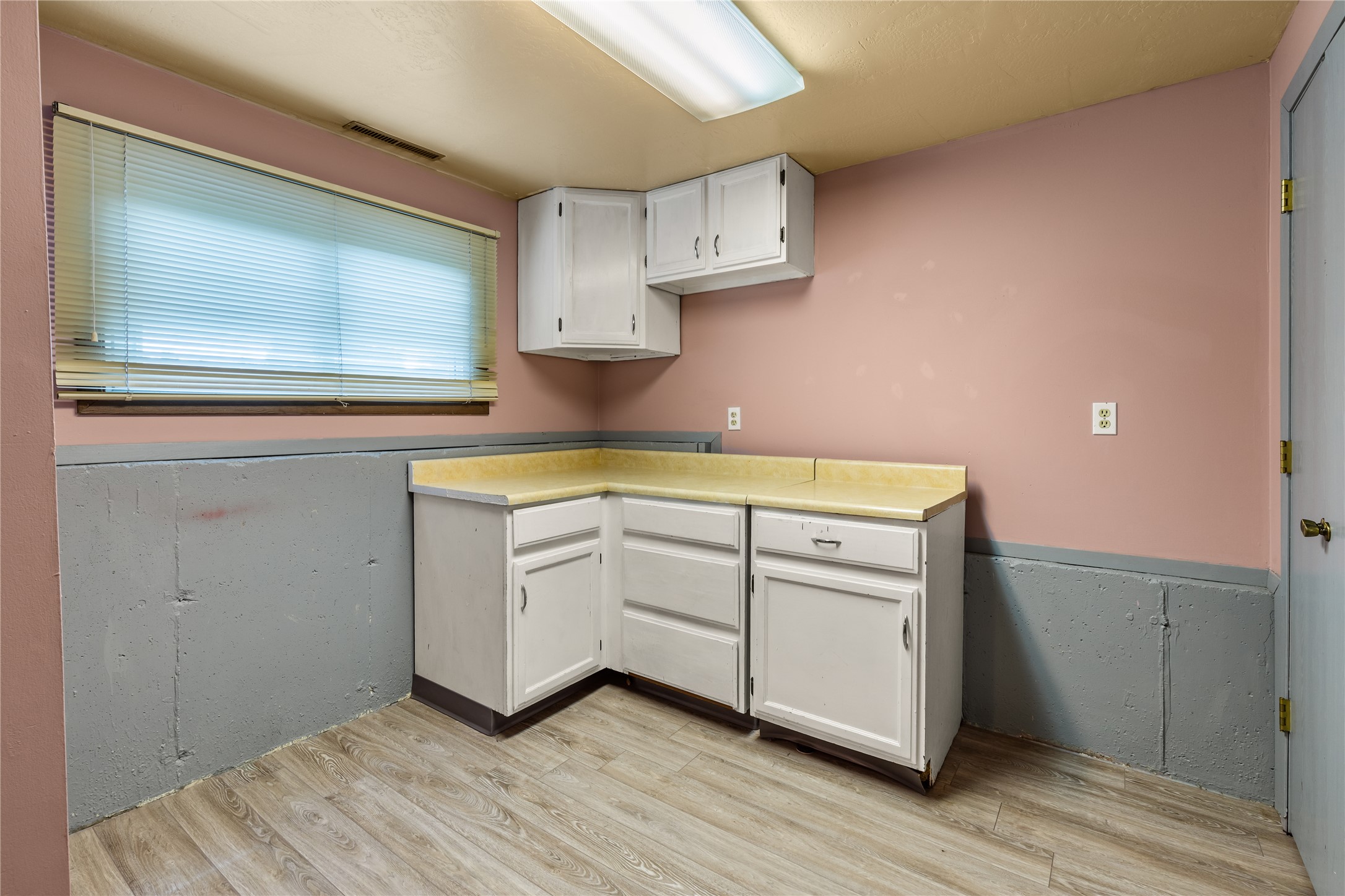 2424 55th Street Property Photo 56