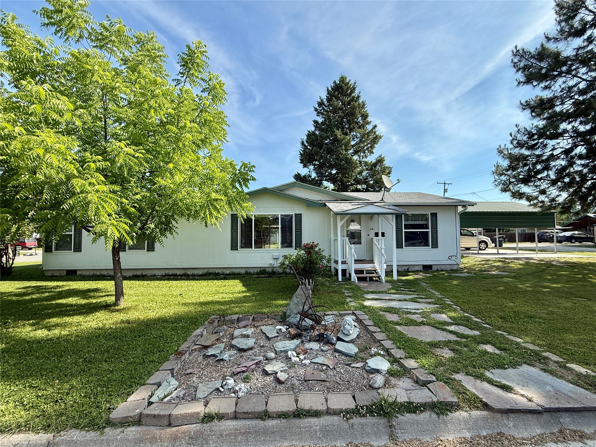 516 W 4th Street Property Photo 1