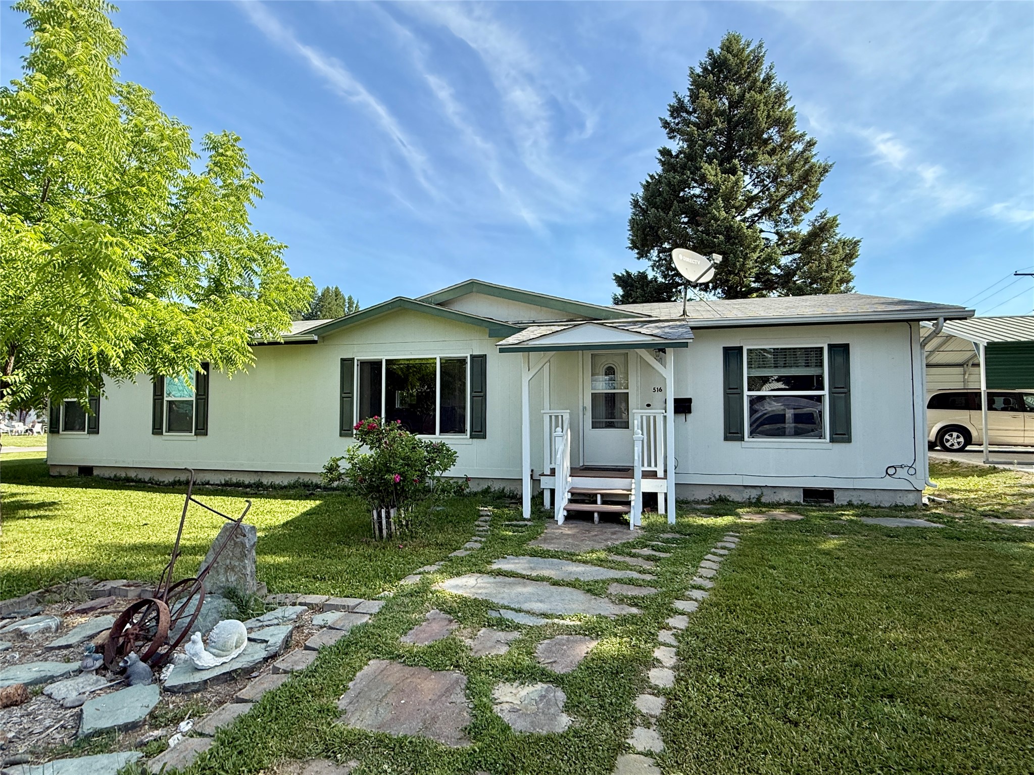 516 W 4th Street Property Photo 2
