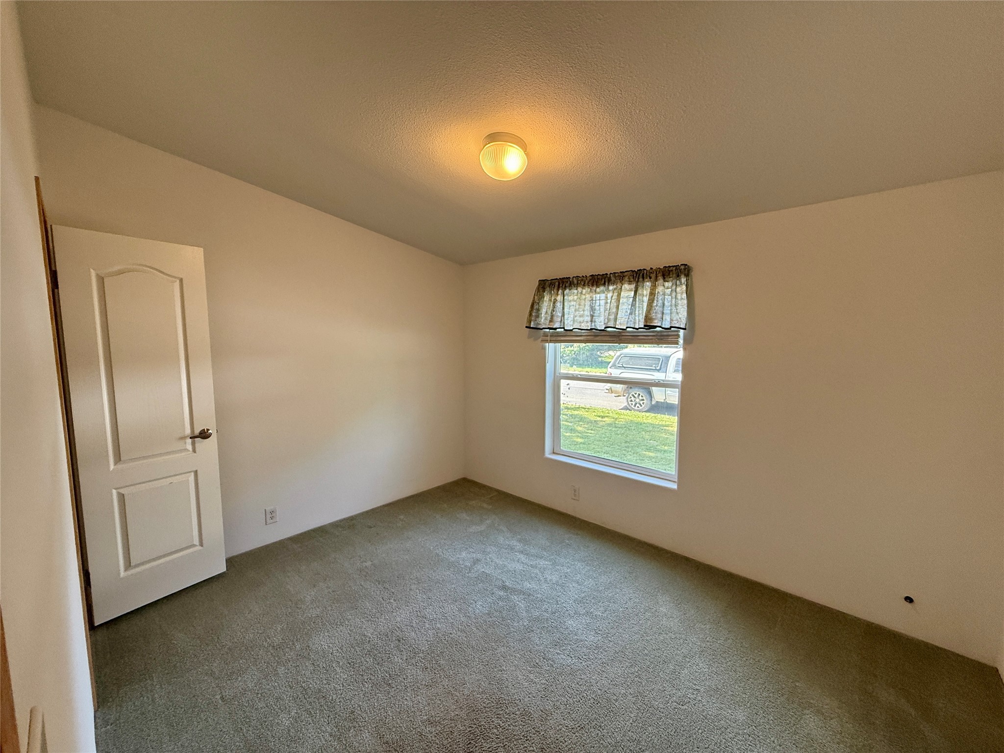 516 W 4th Street Property Photo 19