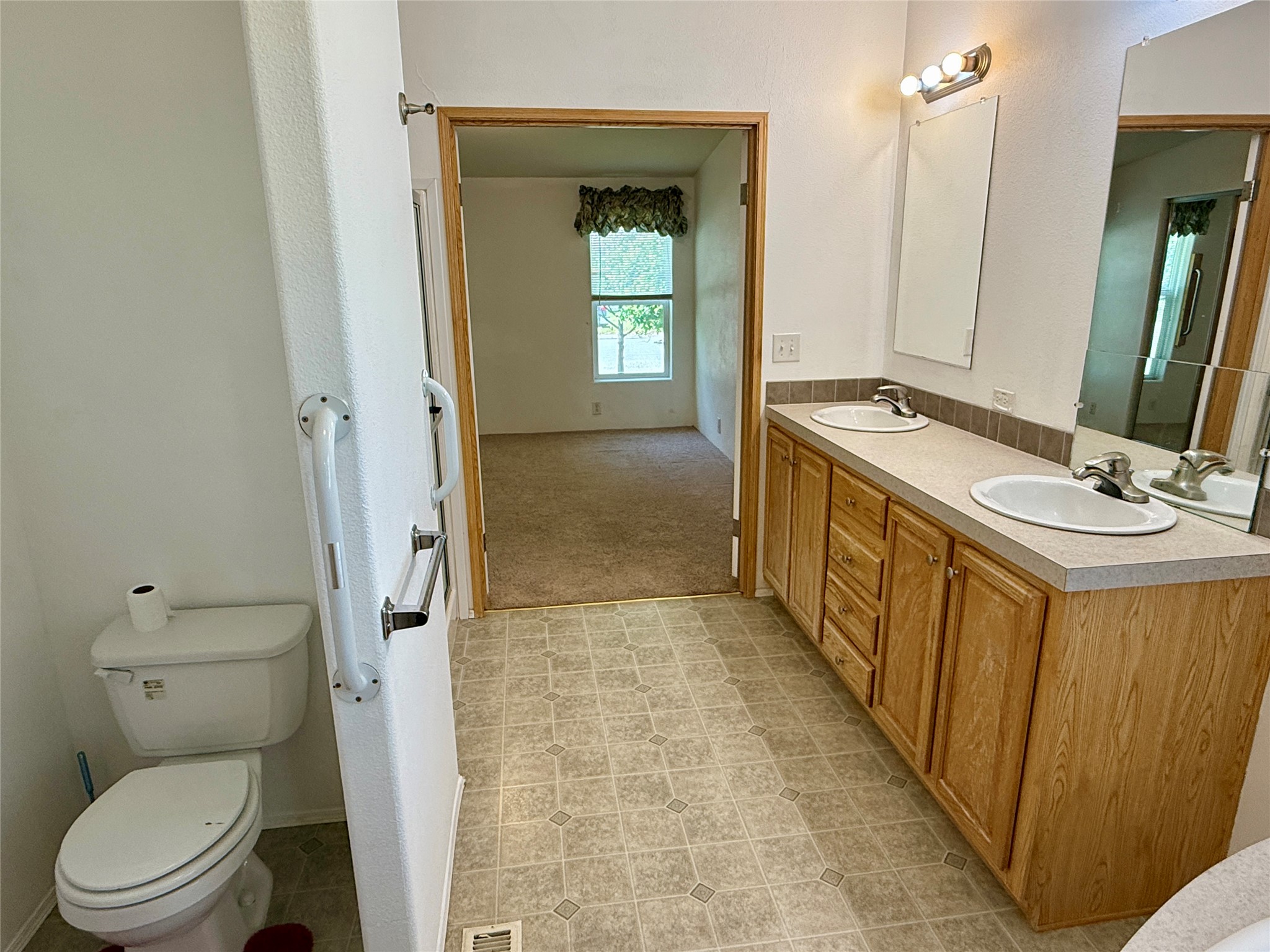 516 W 4th Street Property Photo 24