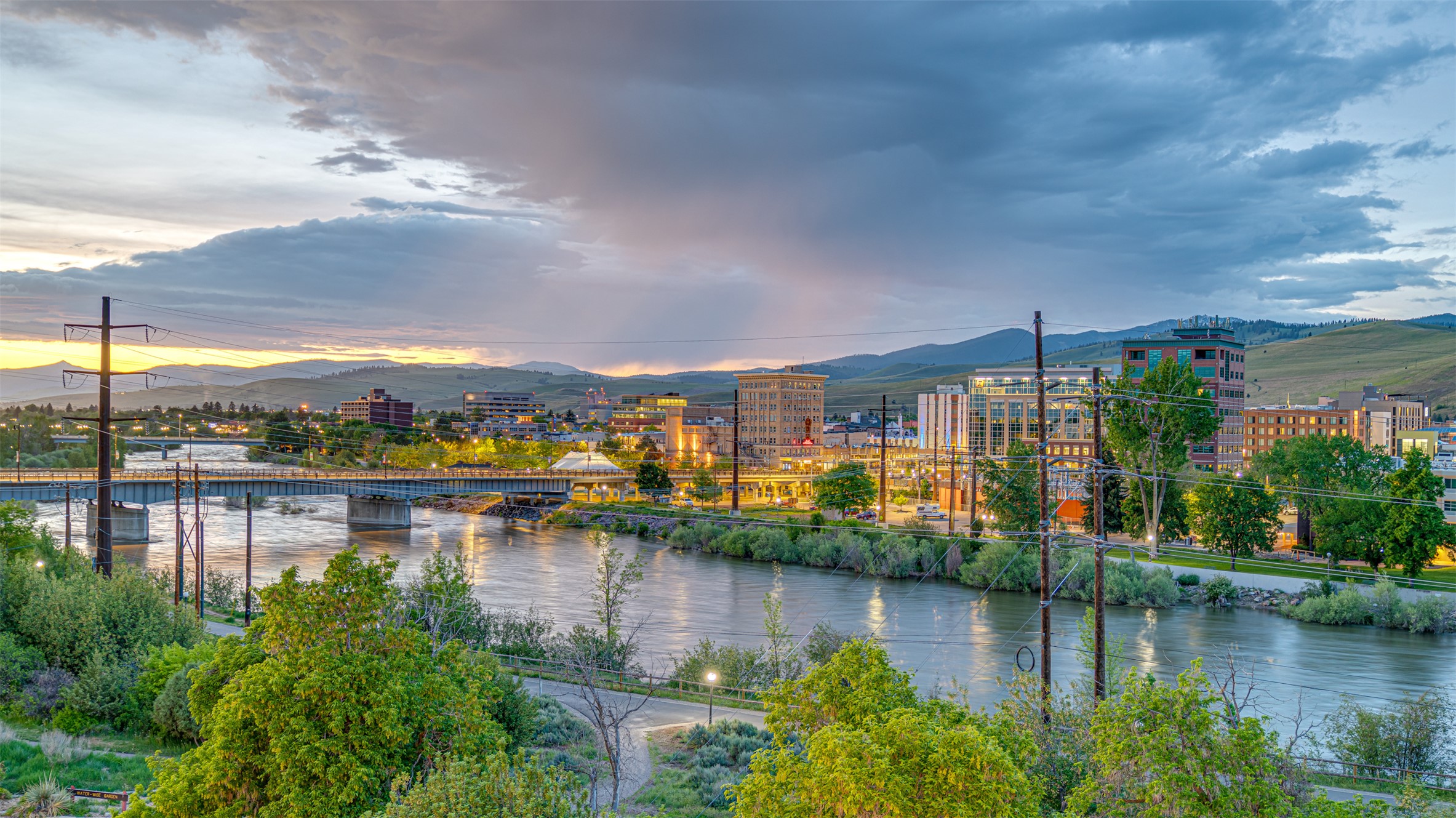 265 S 4th Street E 405 Property Photo 2