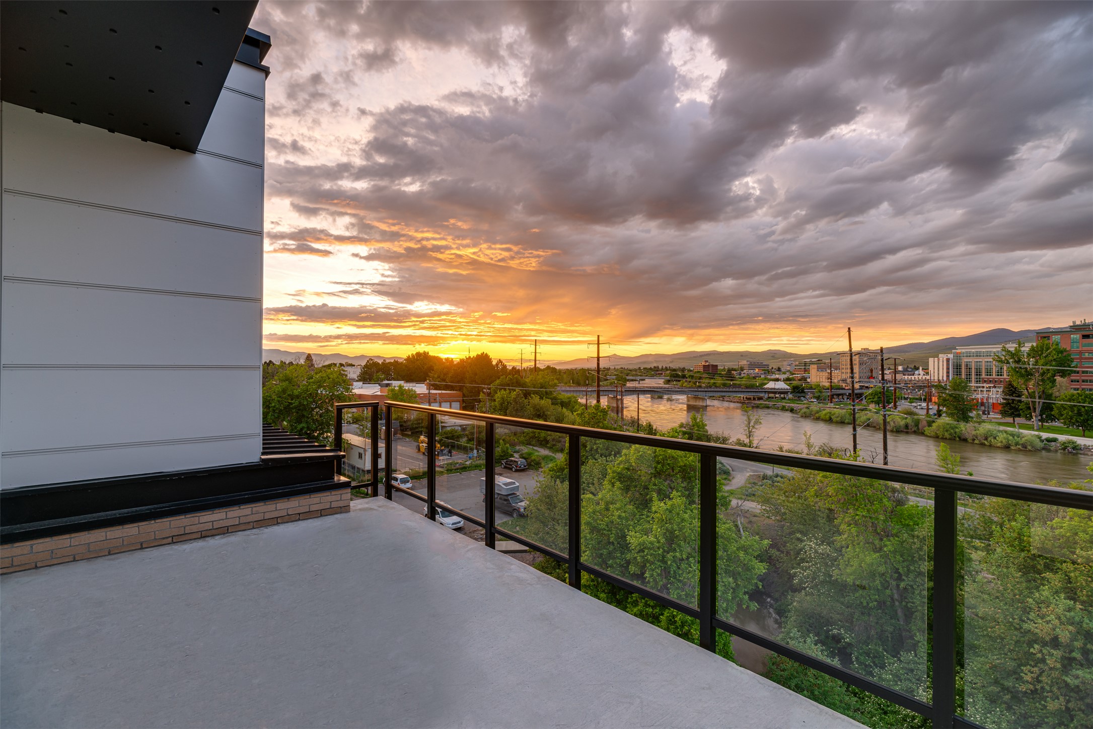 265 S 4th Street E 405 Property Photo 9