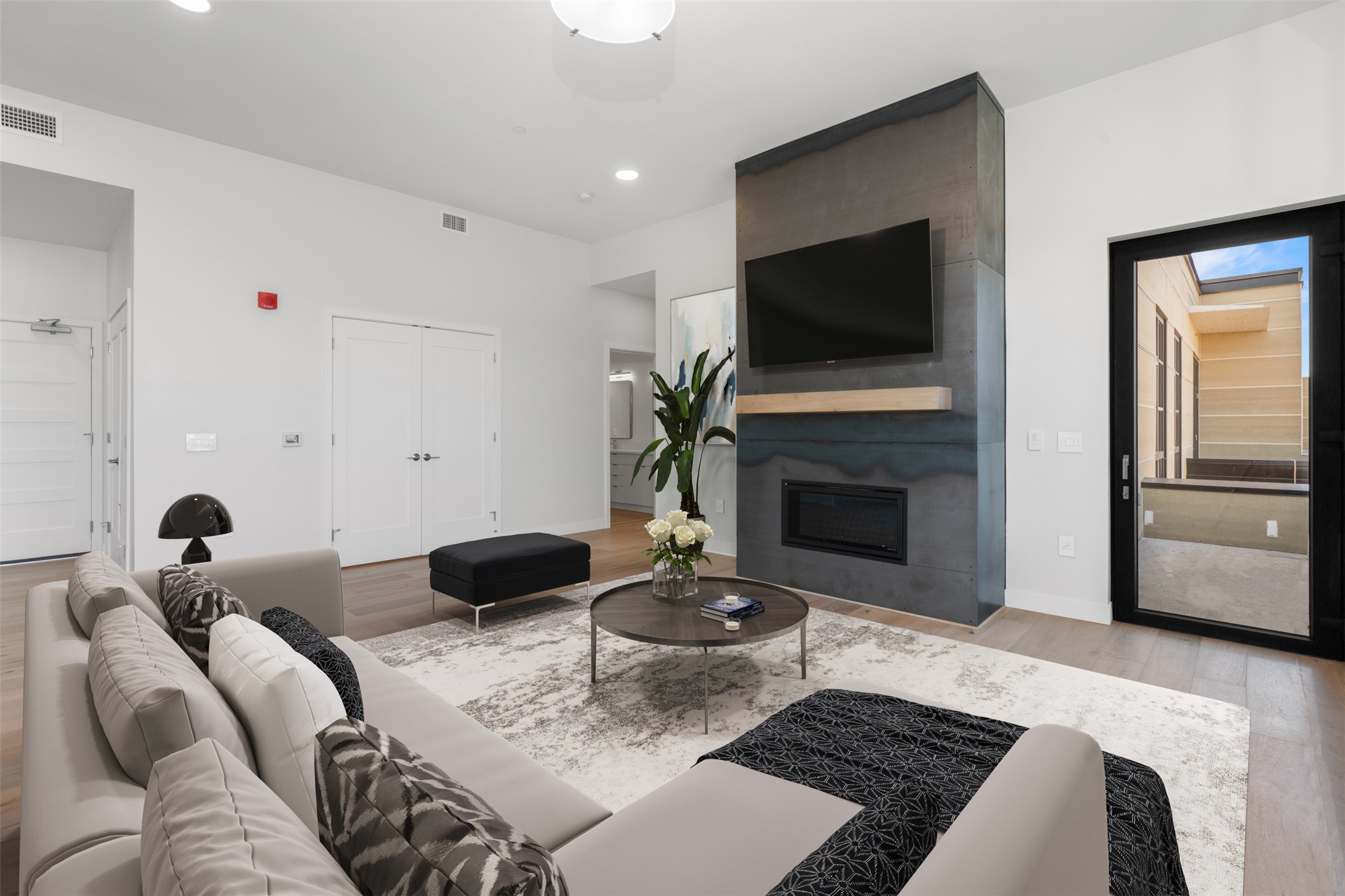 265 S 4th Street E 405 Property Photo 13