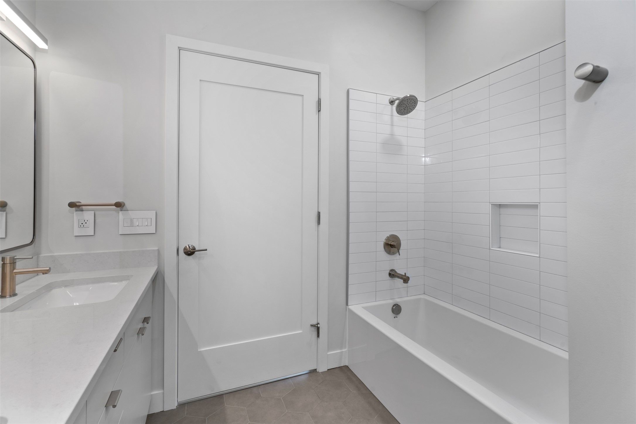 265 S 4th Street E 405 Property Photo 19