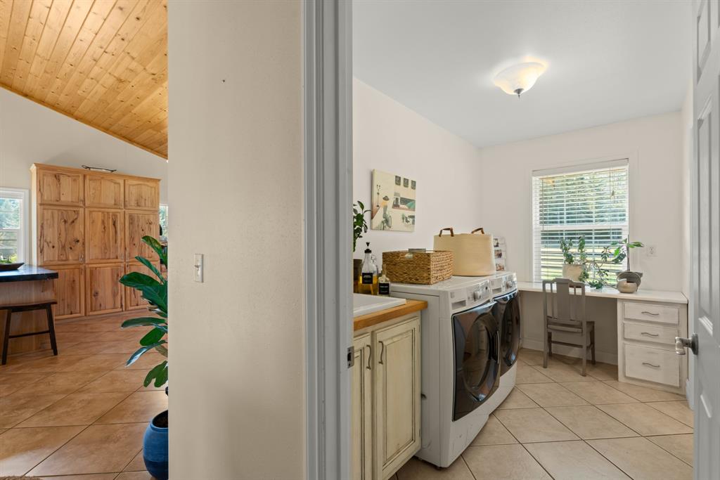 9 Sandi Lane Property Photo 33