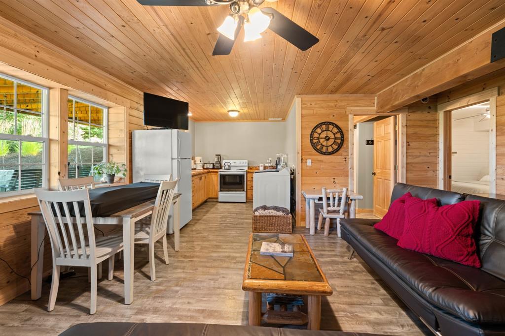 9 Sandi Lane Property Photo 46