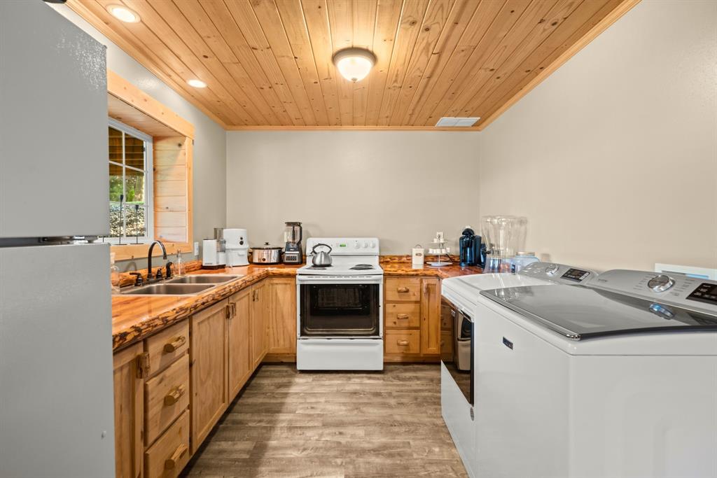 9 Sandi Lane Property Photo 47