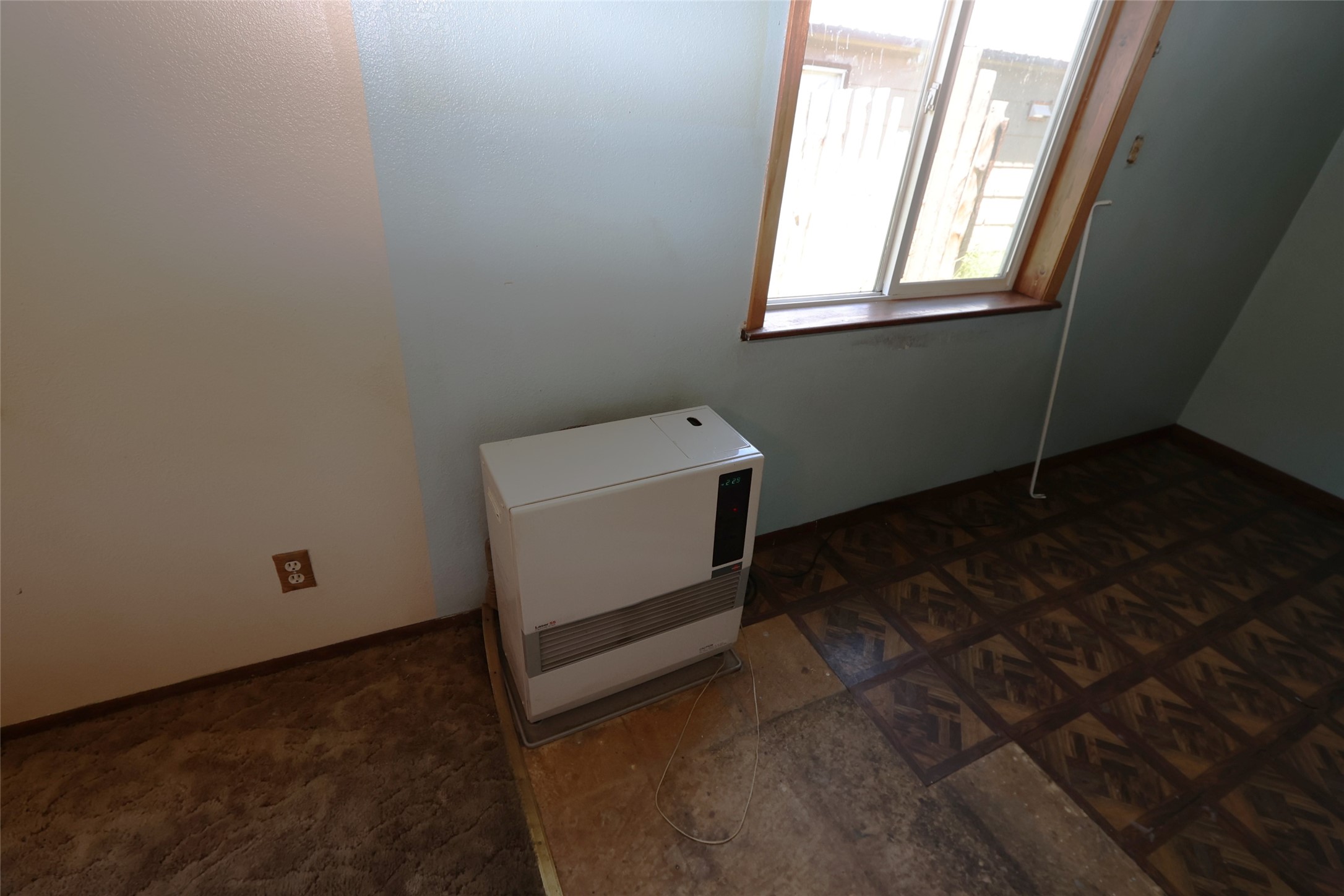 210 E Oak Street Property Photo 11