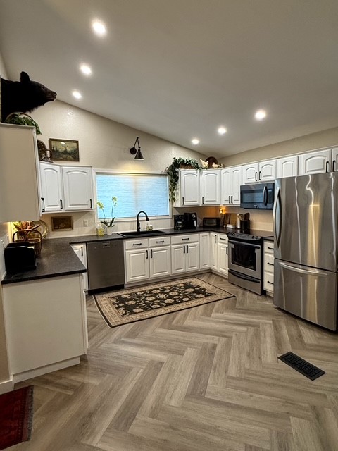407 Bay View Drive Property Photo 14
