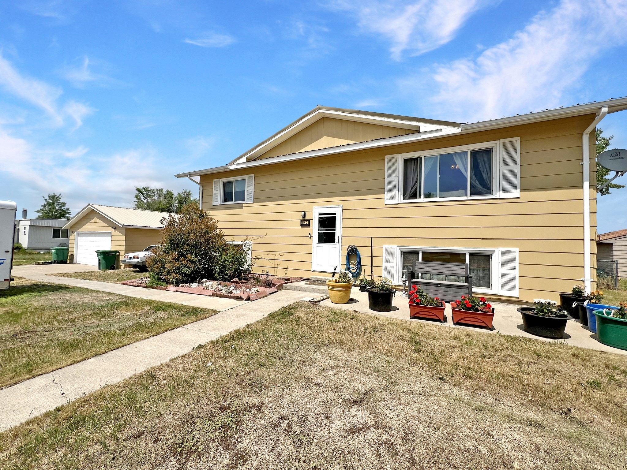 643 Madison Way Property Photo