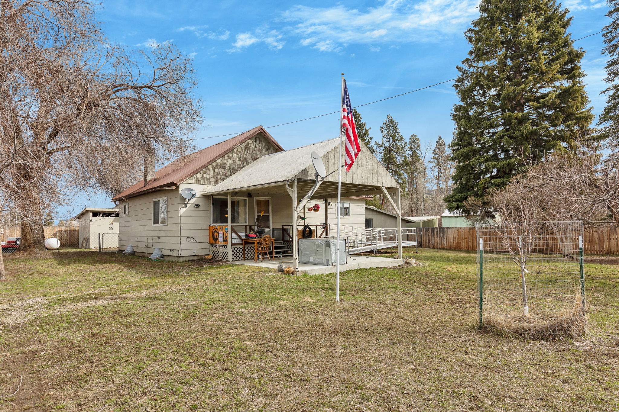 202 Waldo Street Property Photo 1
