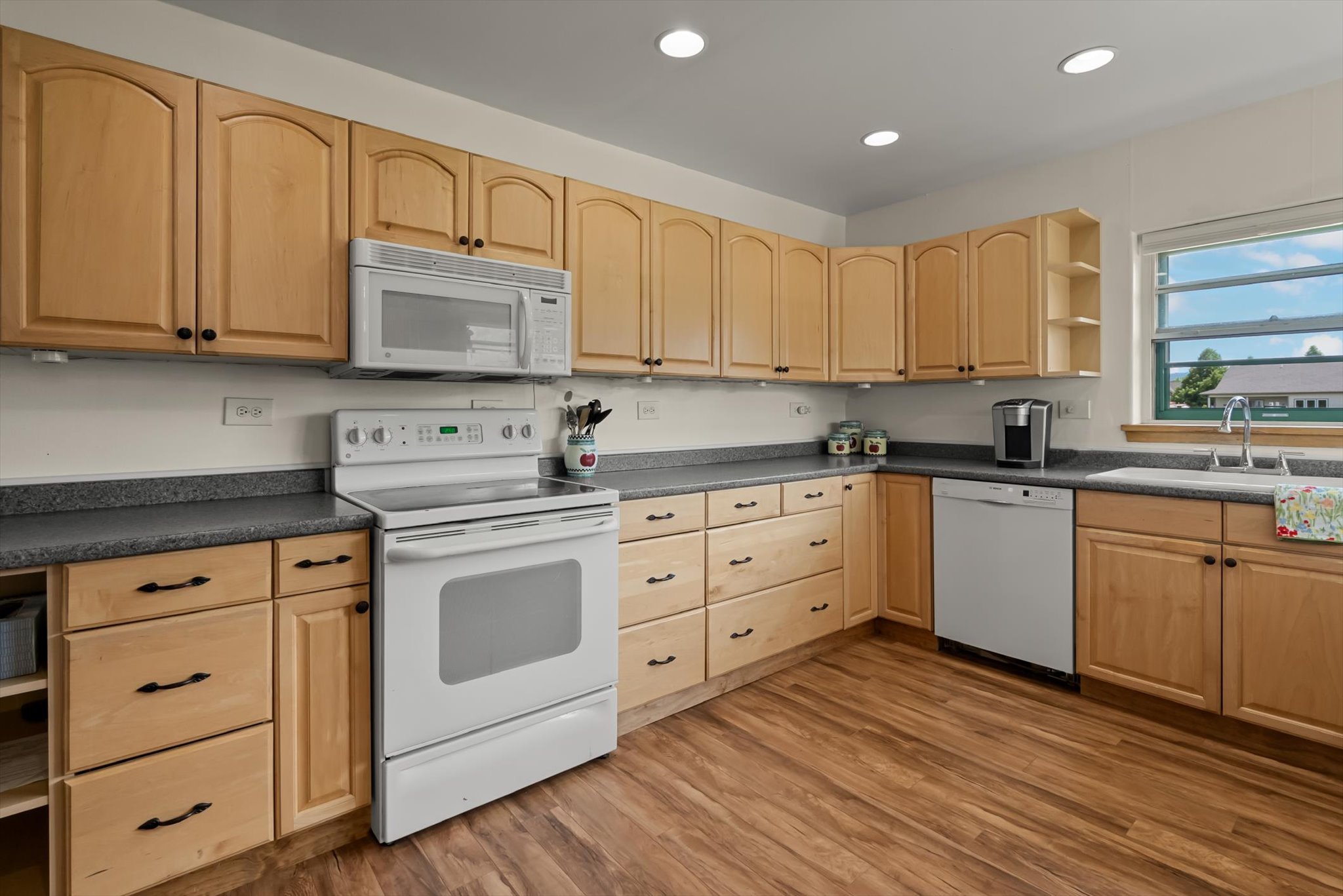 91 Denver Avenue Property Photo 10