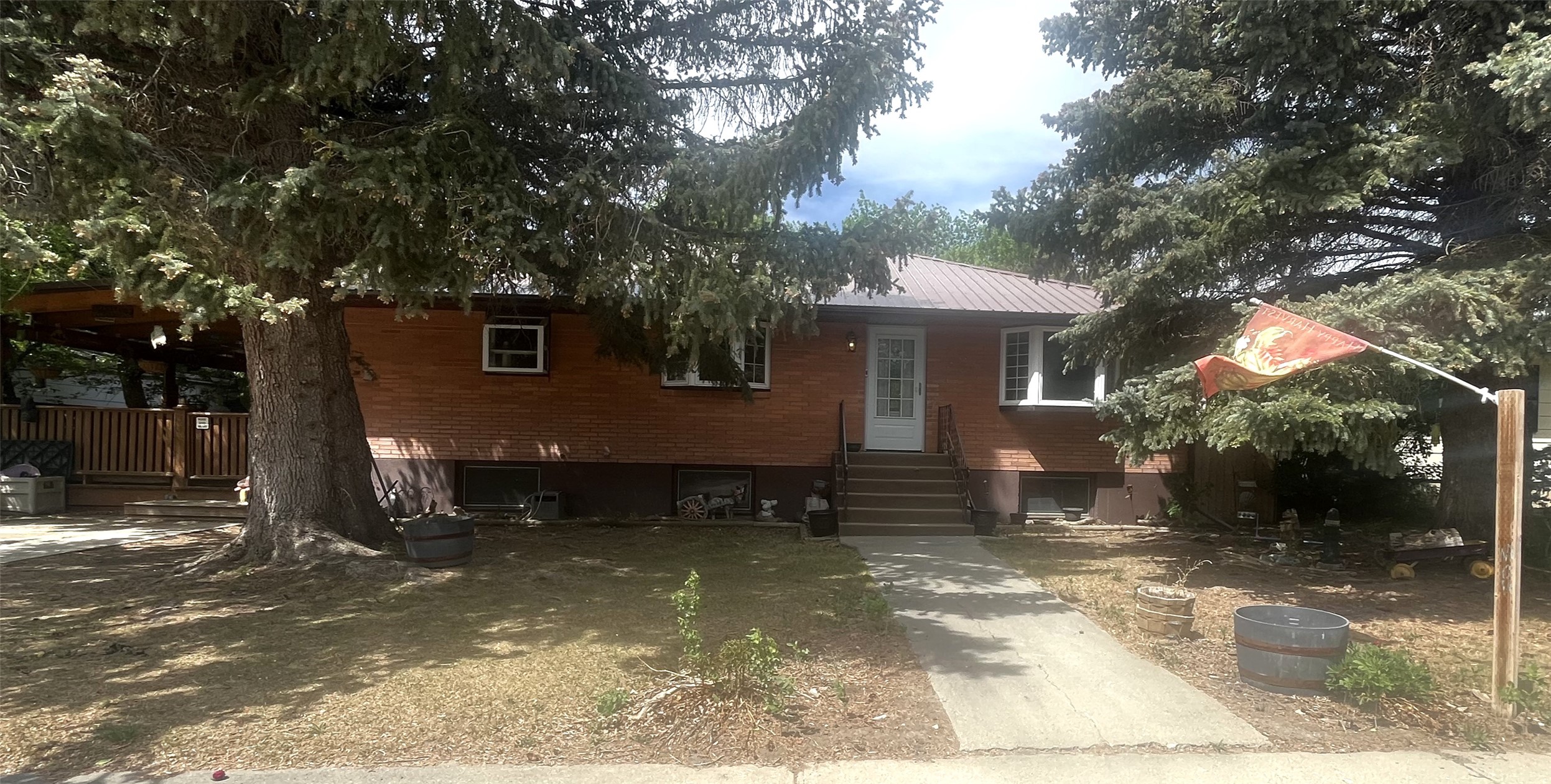 727 Granite Avenue Property Photo 1