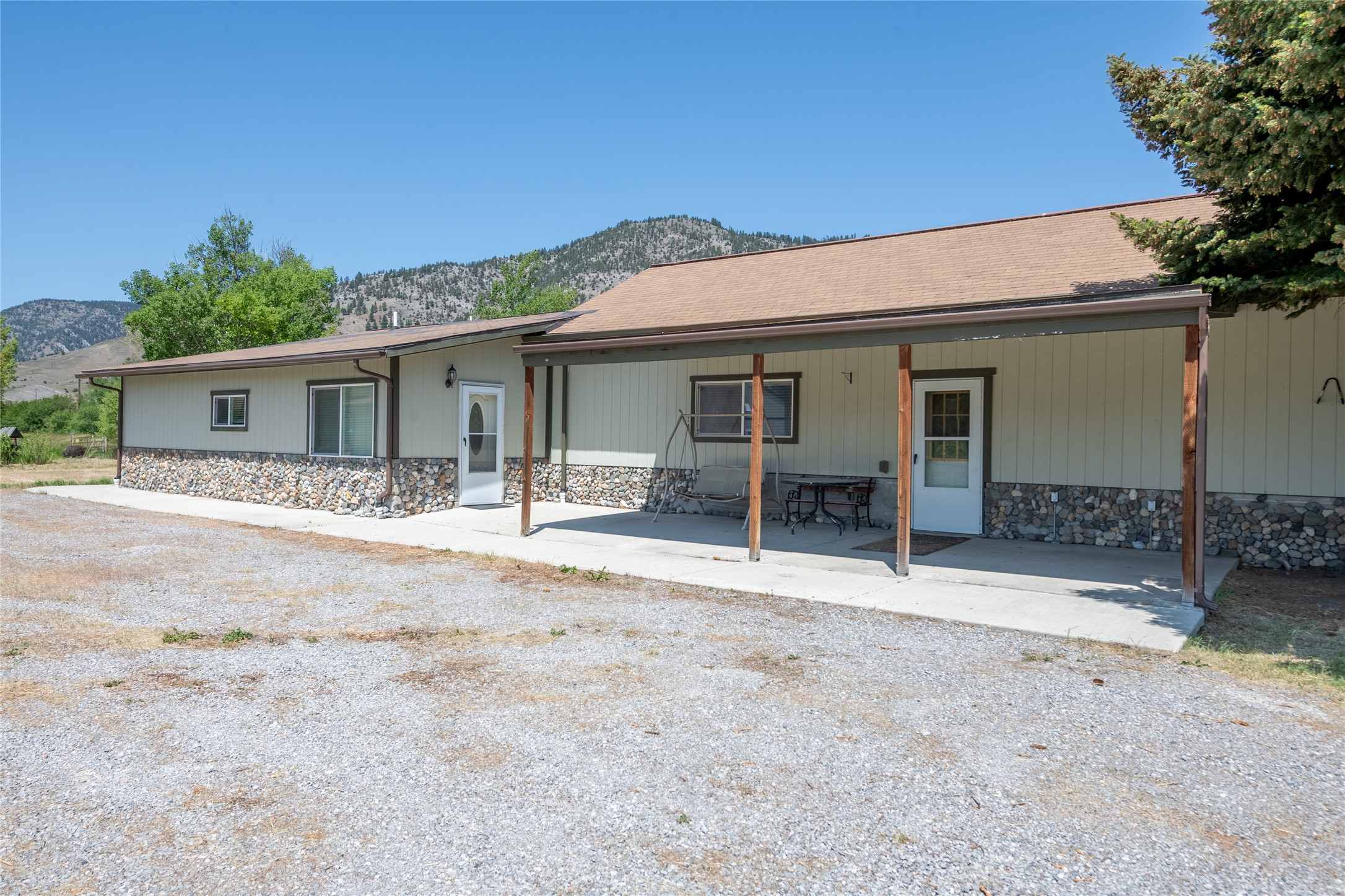 239 Drummond Frontage Road Property Photo 6