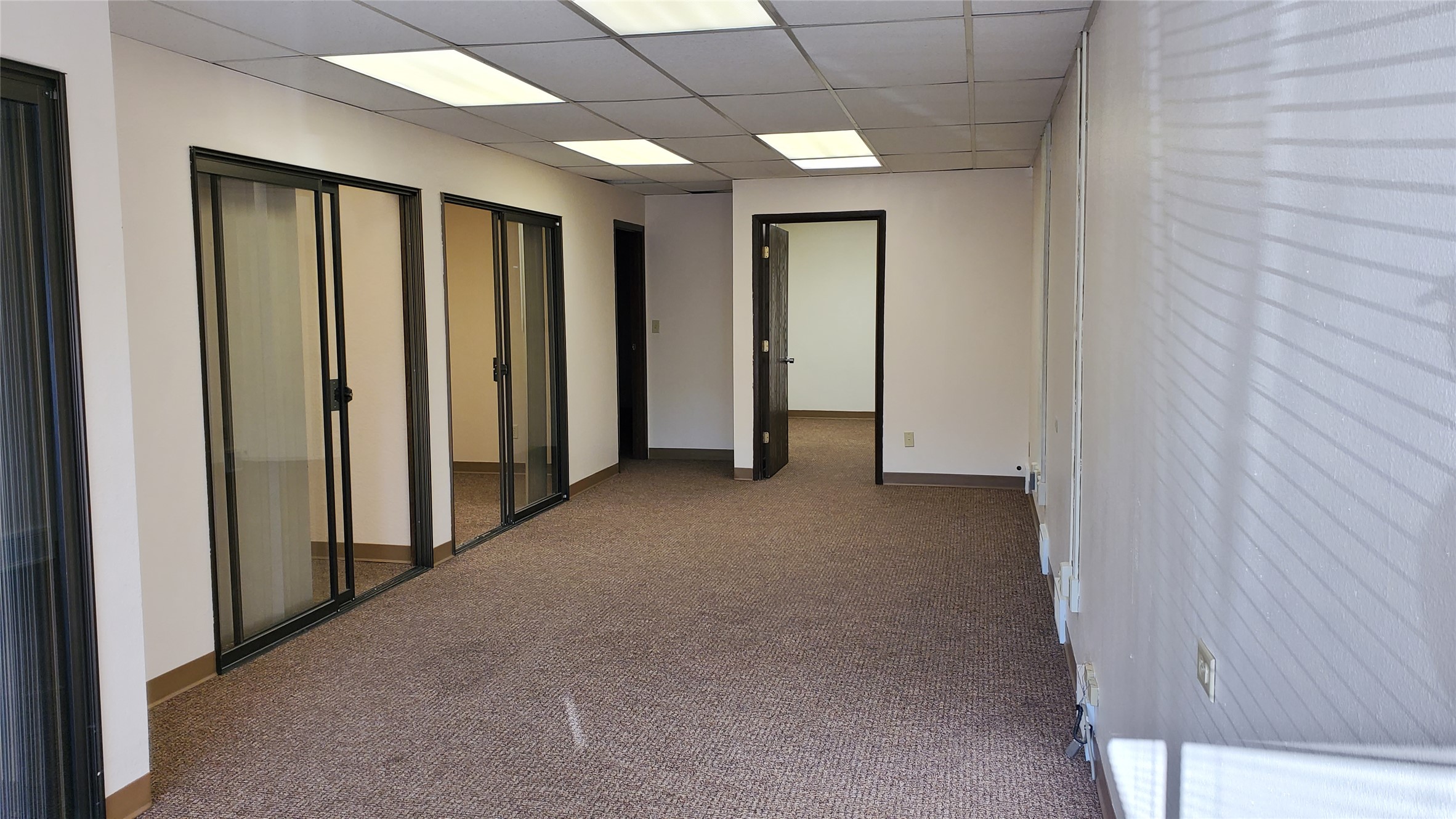 1018 Burlington Avenue 100-102 Property Photo 4