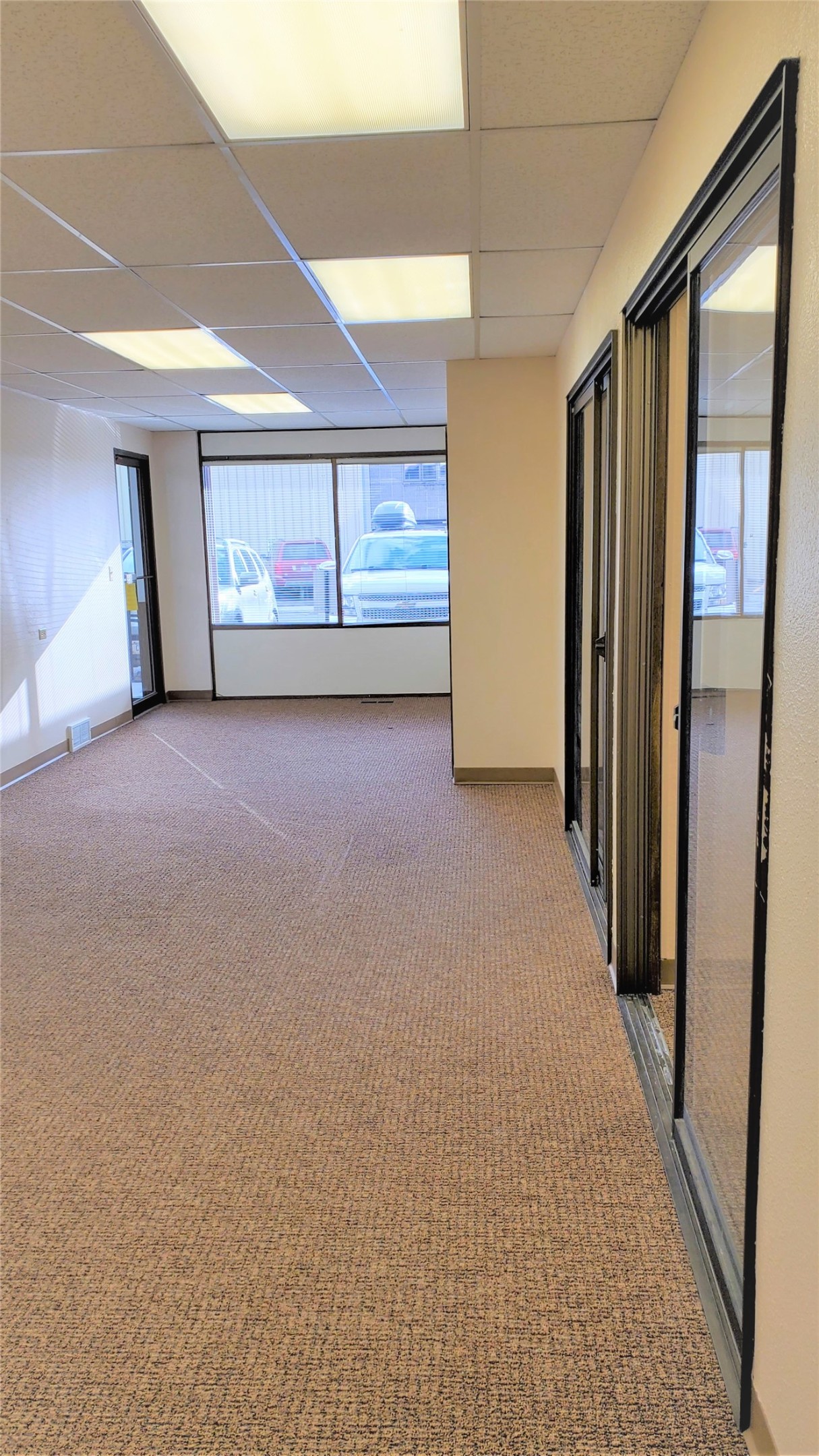 1018 Burlington Avenue 100-102 Property Photo 5