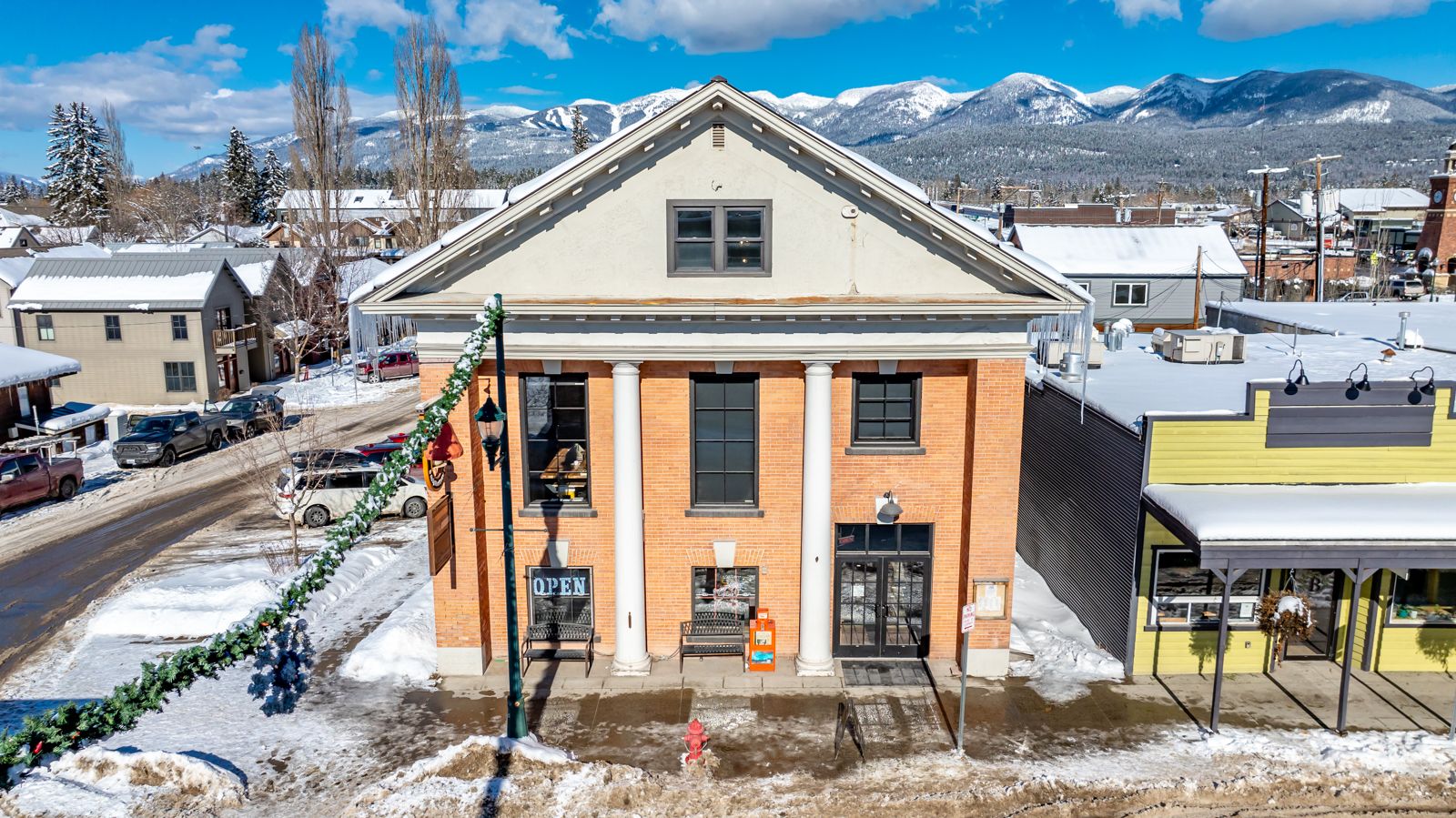 300 2nd Street E 2 Picture