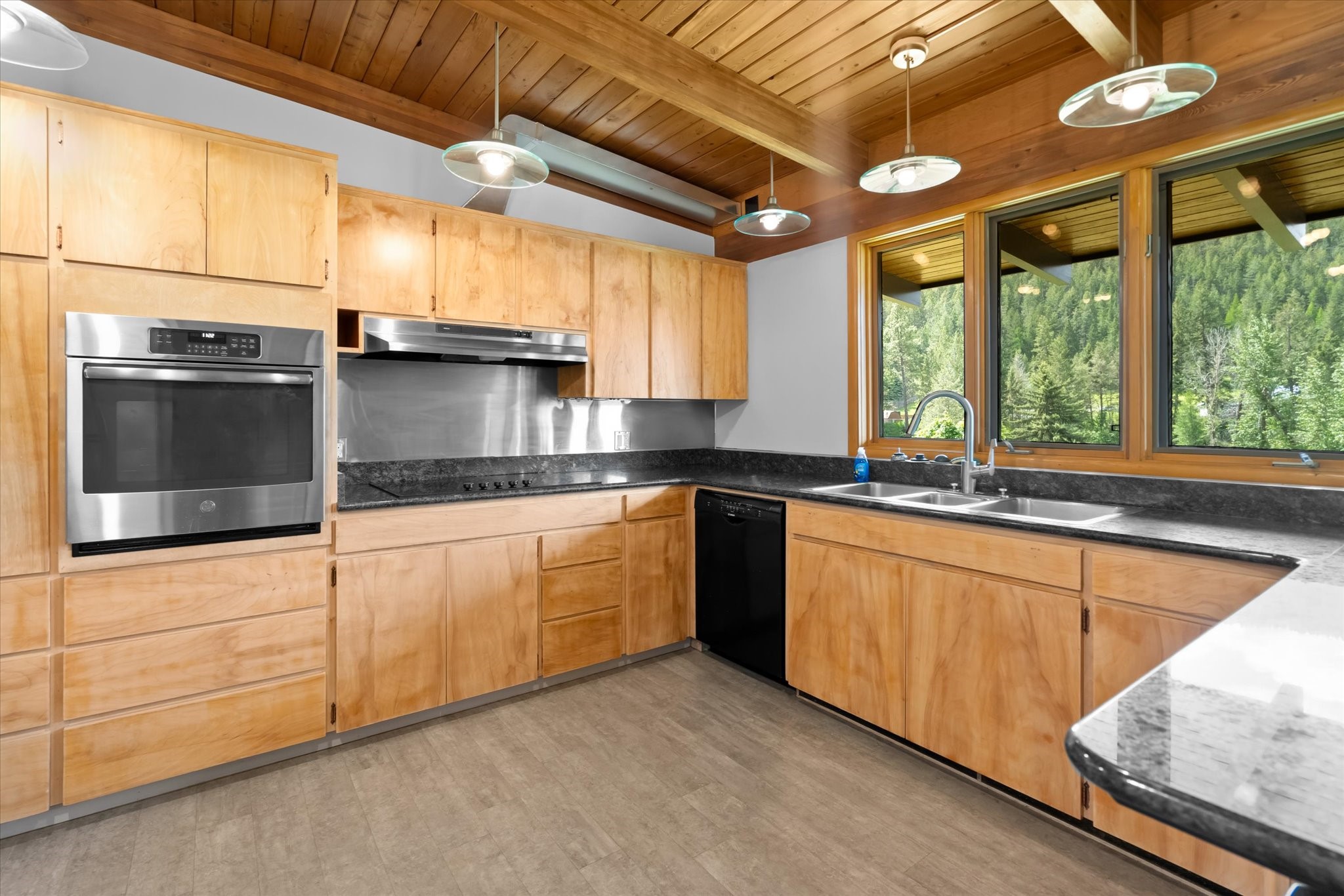 1695 Whalebone Drive Property Photo 14