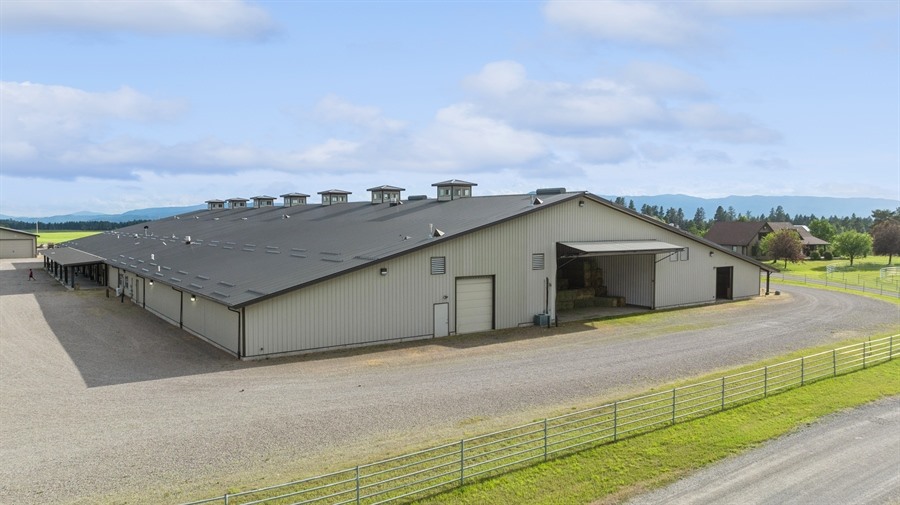 6135 Old Montana Highway 35 Property Photo 9
